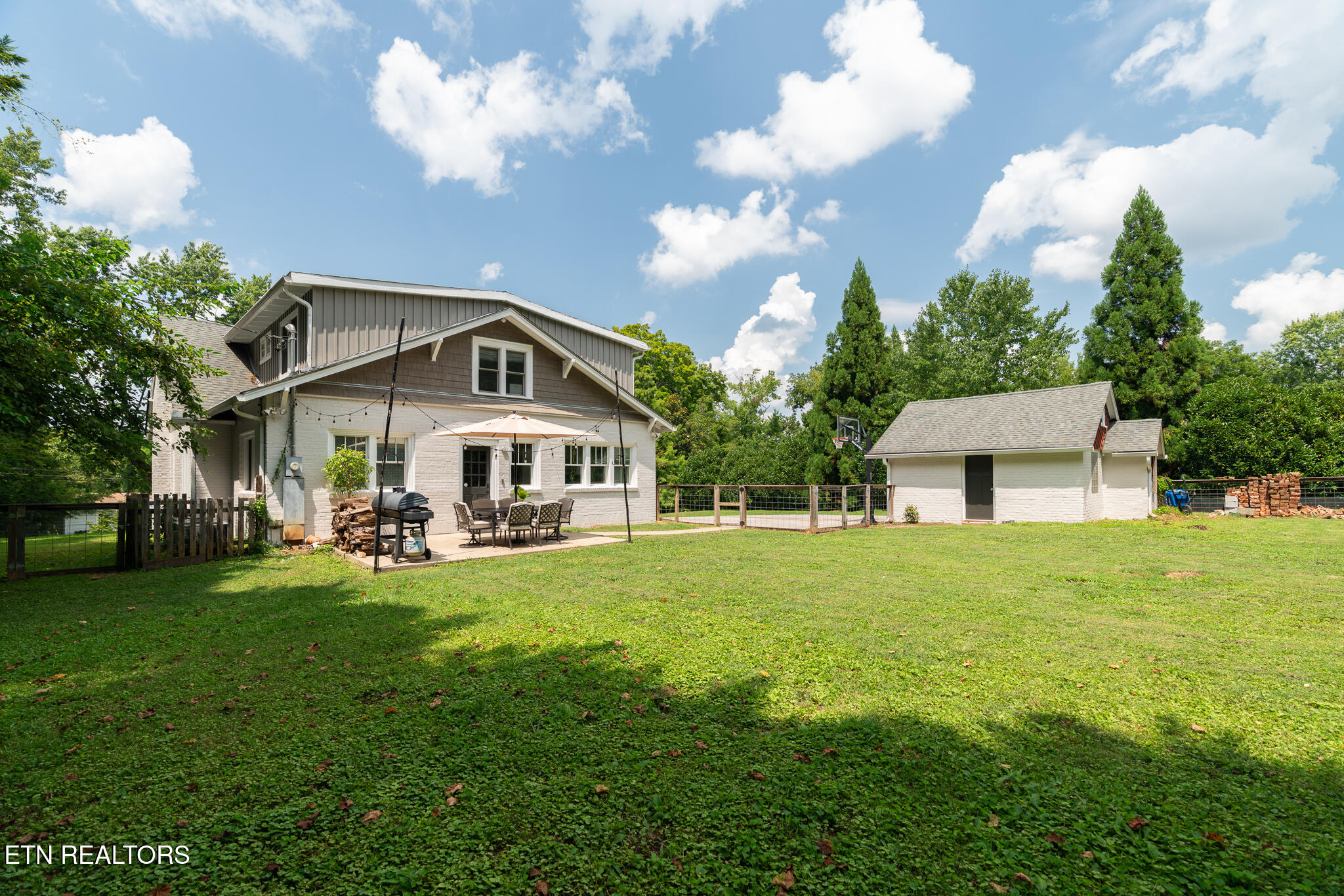 2516 Maple Drive Knoxville TN 37918