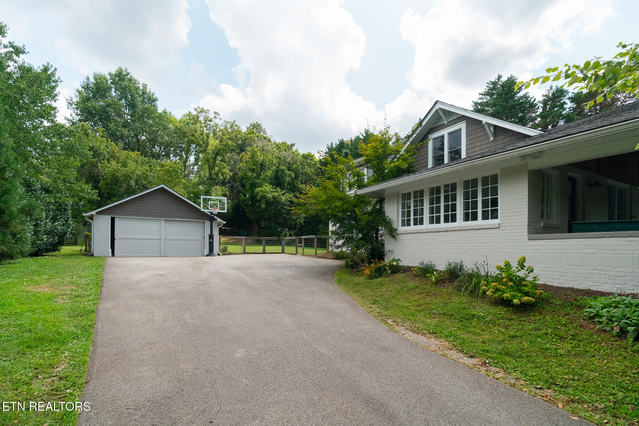 2516 Maple Drive Knoxville TN 37918