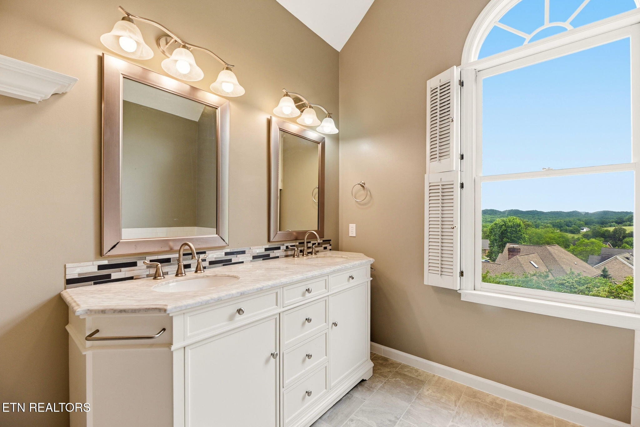 38 Riverside Drive Oak Ridge TN 37830