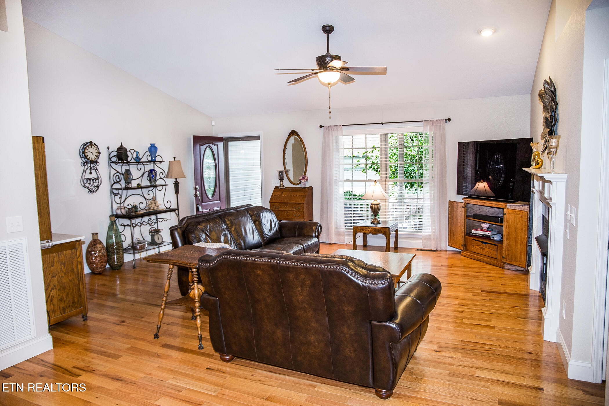 22 Chelteham Lane Crossville TN 38558