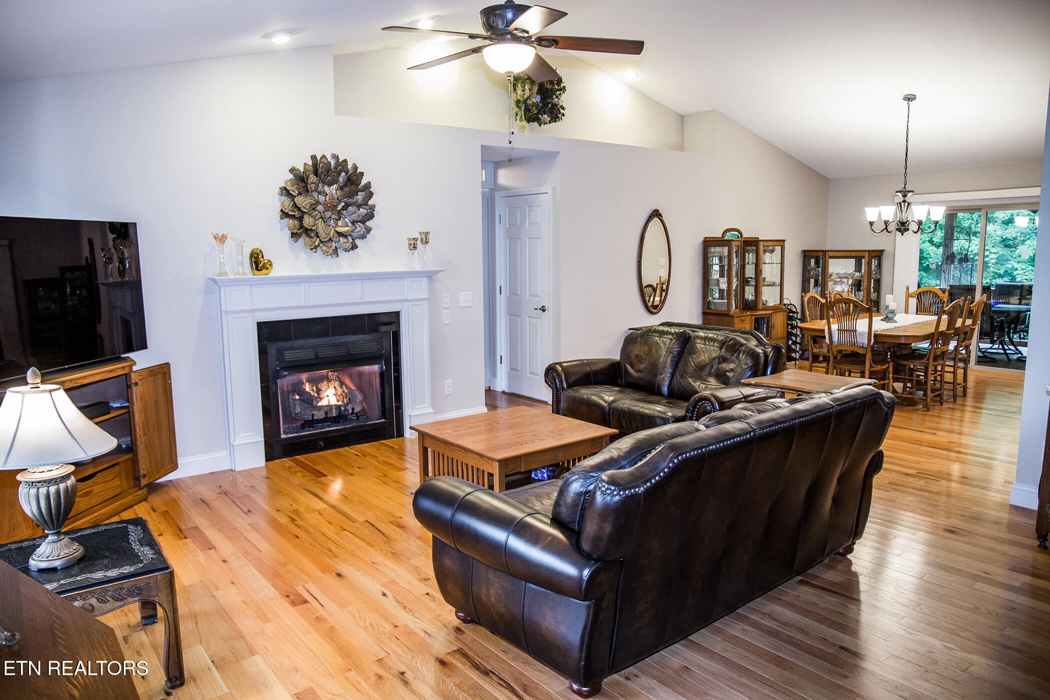 22 Chelteham Lane Crossville TN 38558