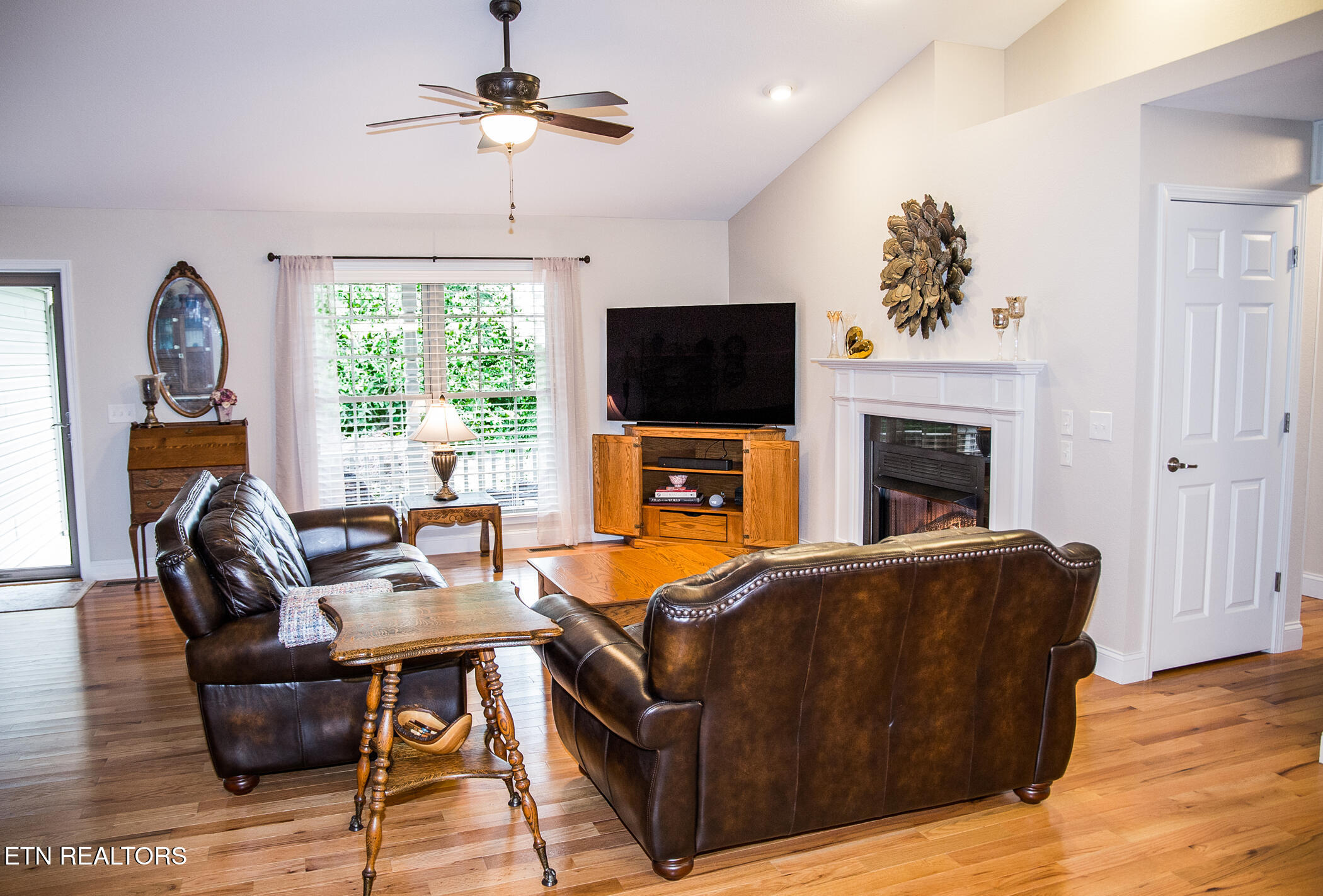 22 Chelteham Lane Crossville TN 38558