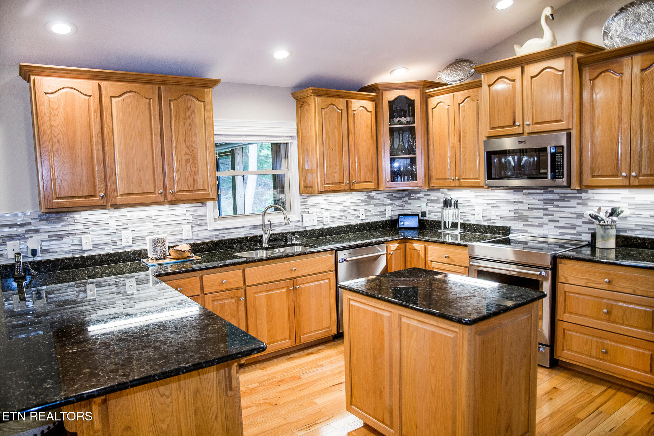 22 Chelteham Lane Crossville TN 38558