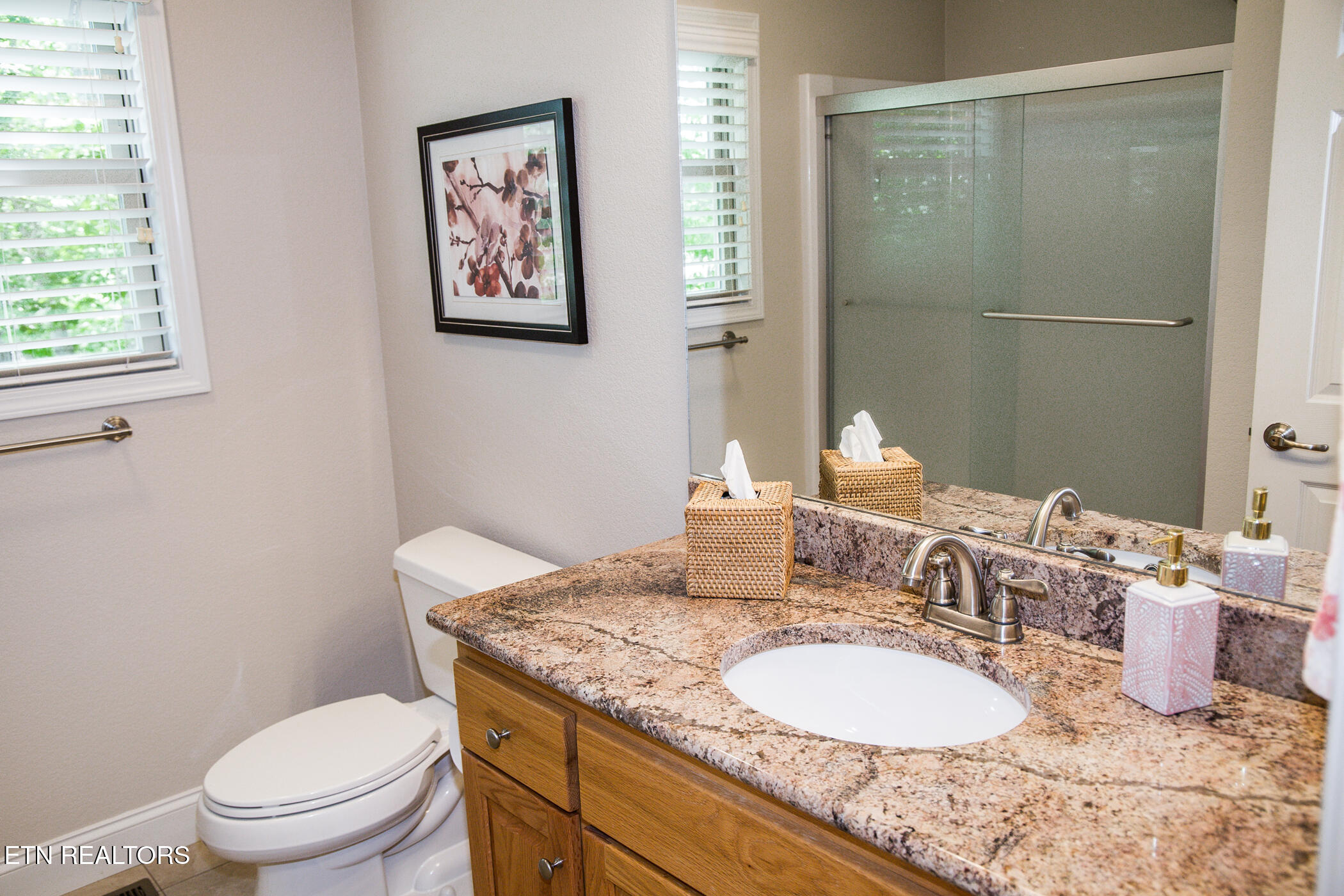 22 Chelteham Lane Crossville TN 38558