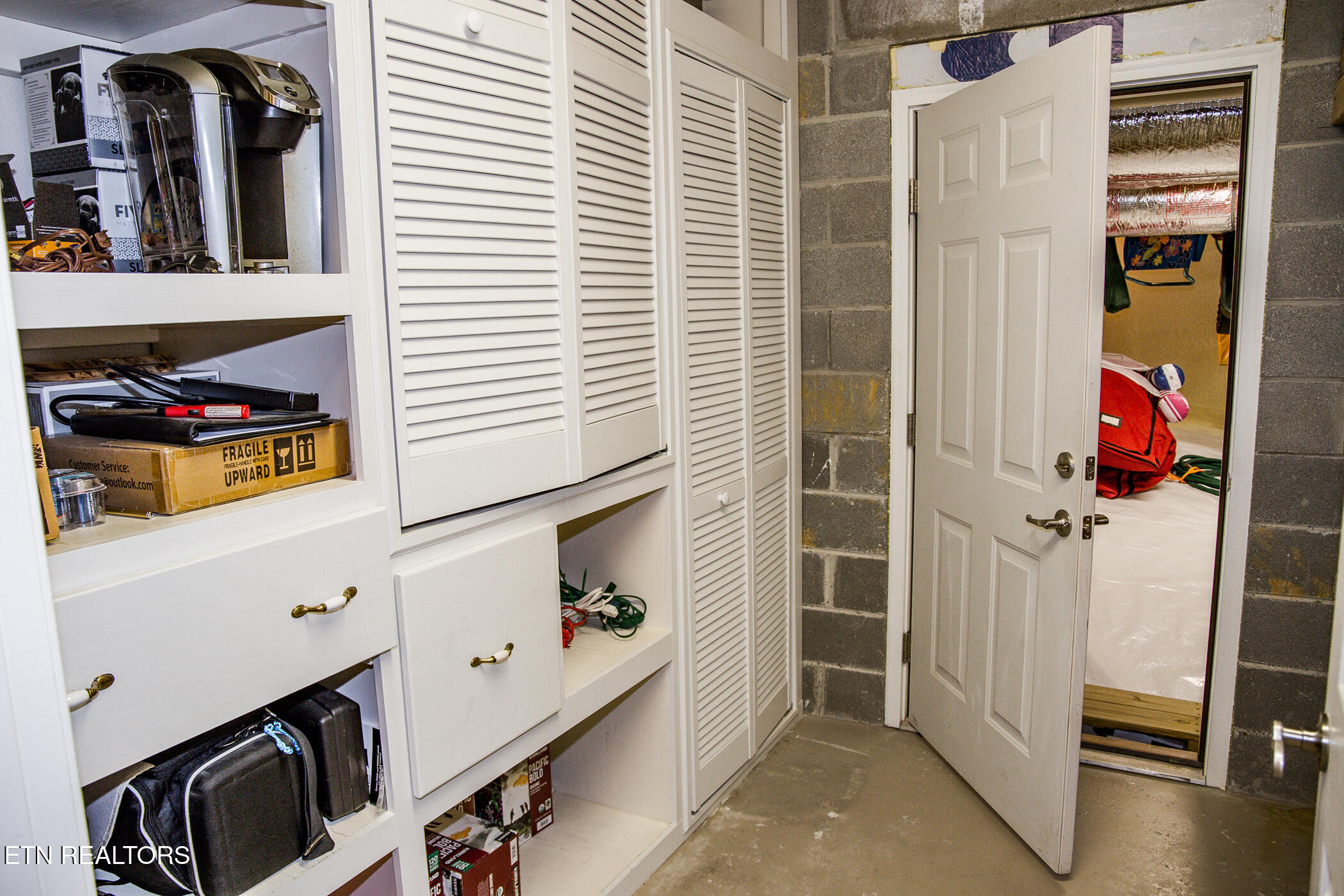 22 Chelteham Lane Crossville TN 38558
