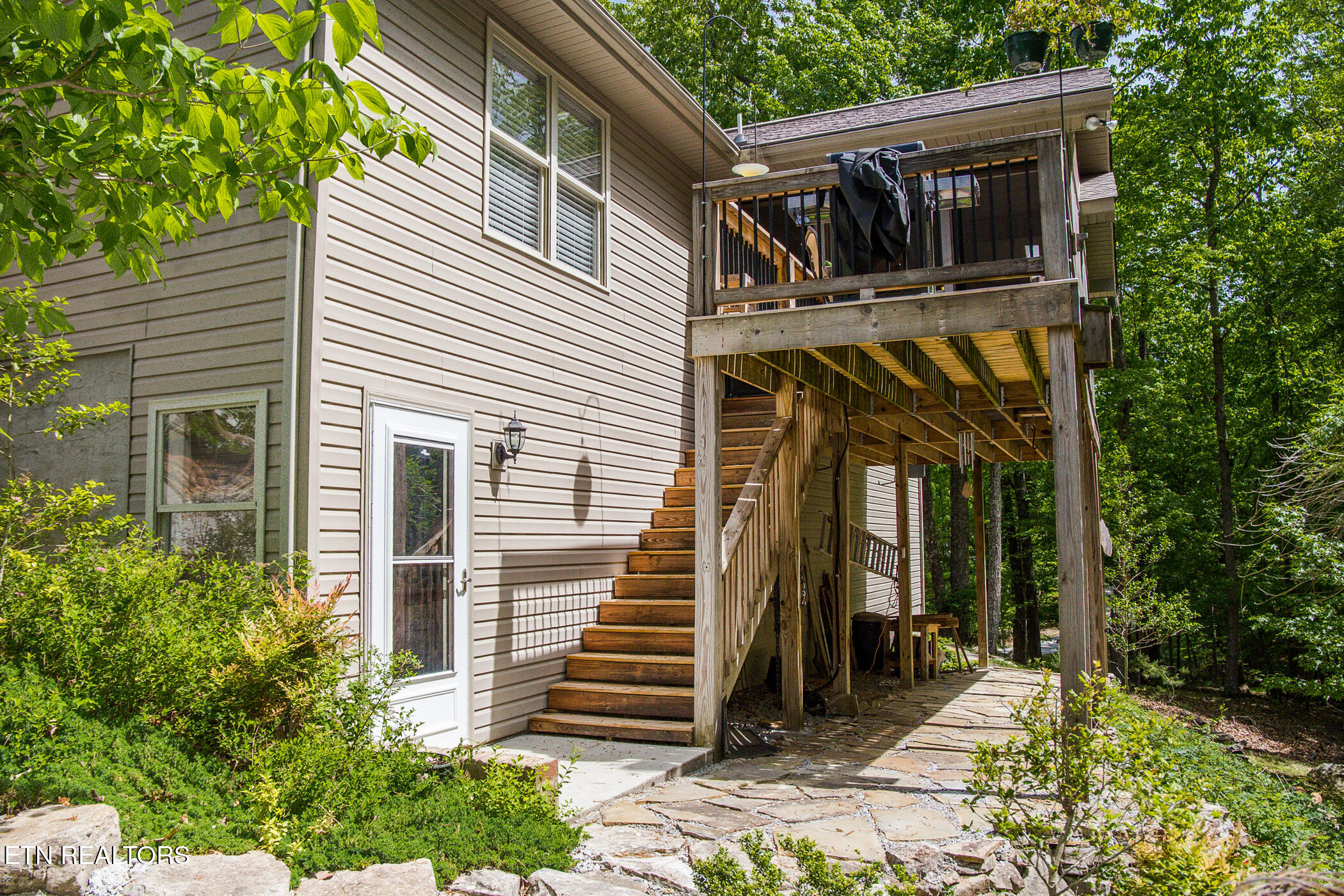 22 Chelteham Lane Crossville TN 38558