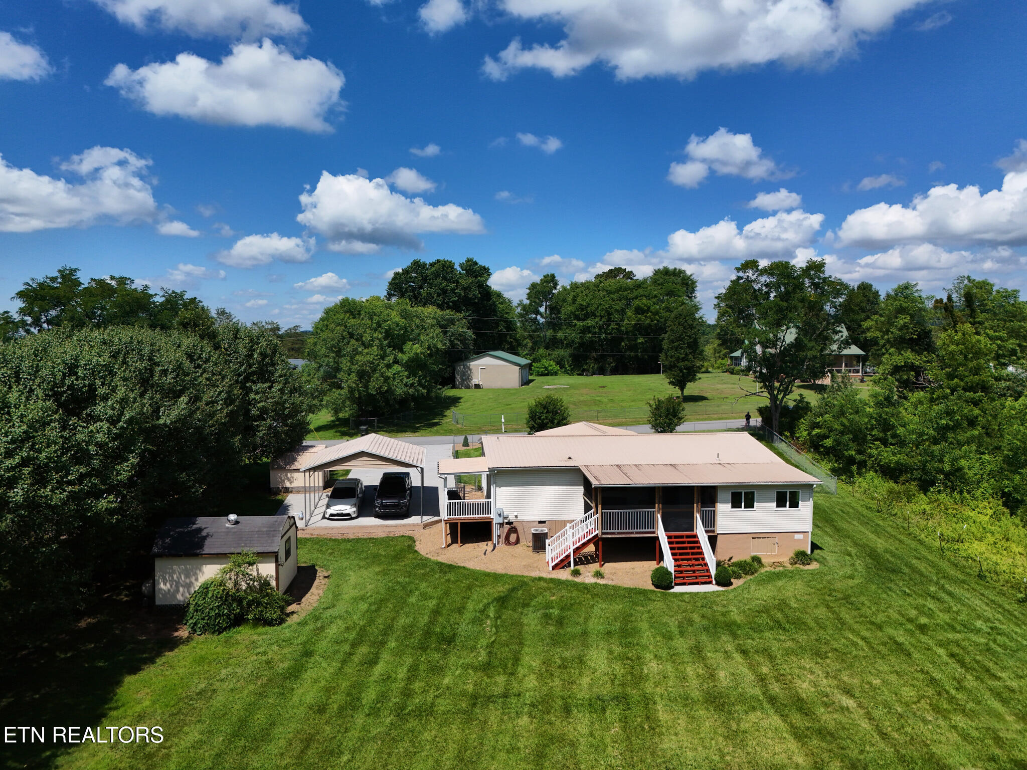 950 Mohawk Ridge Road Bulls Gap TN 37711
