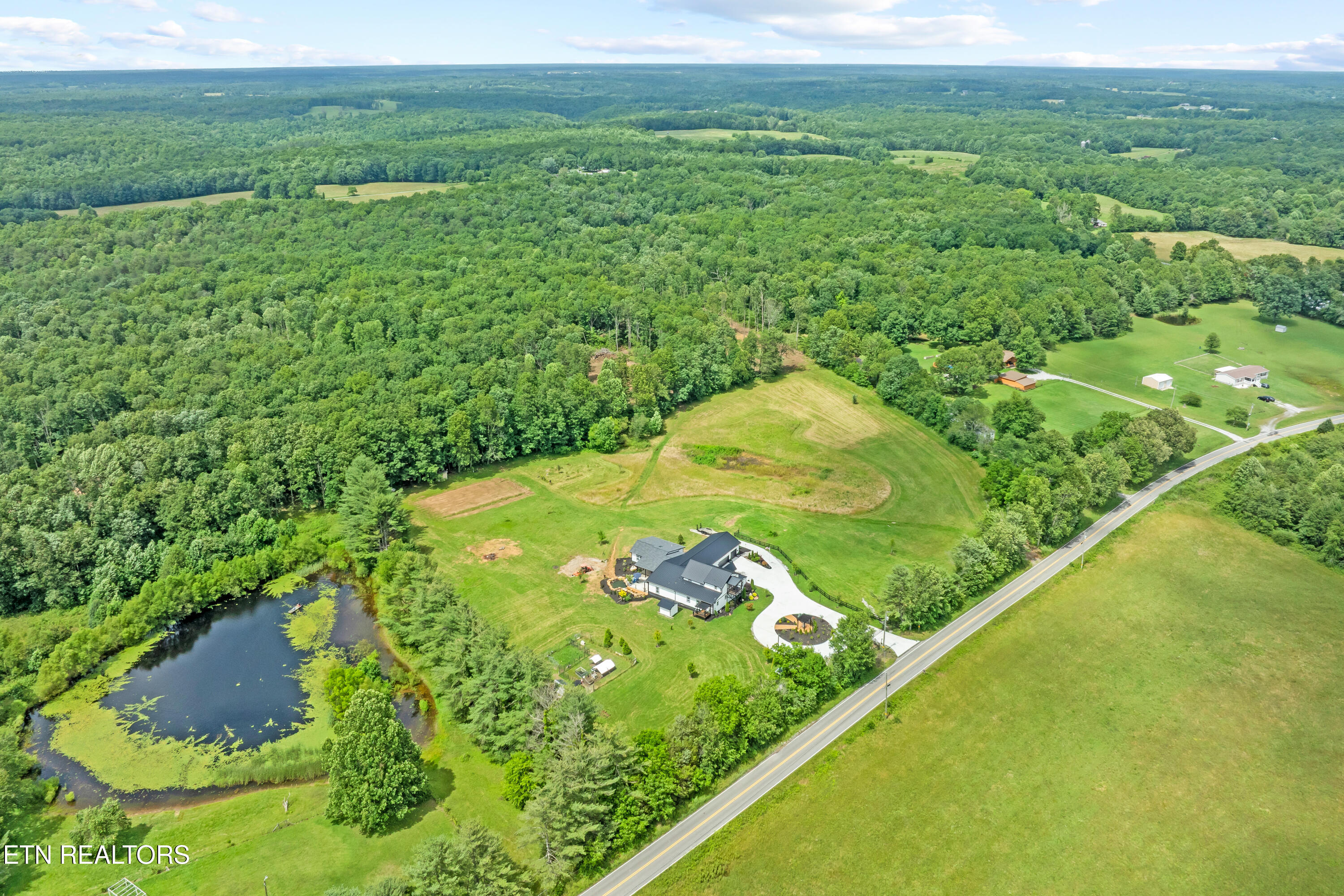3358 Plateau Road Crossville TN 38571
