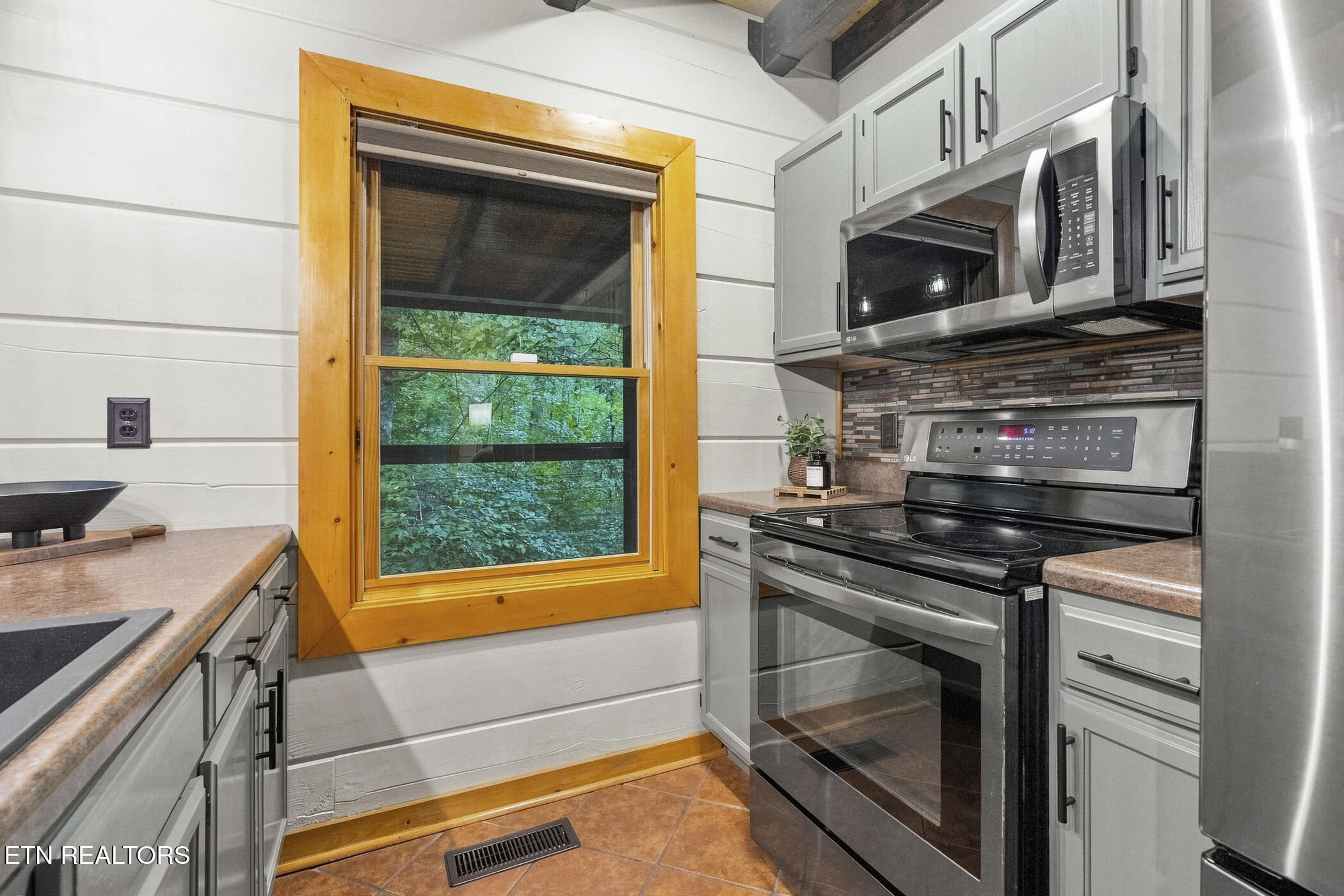 120 Daryl Way Sevierville TN 37876