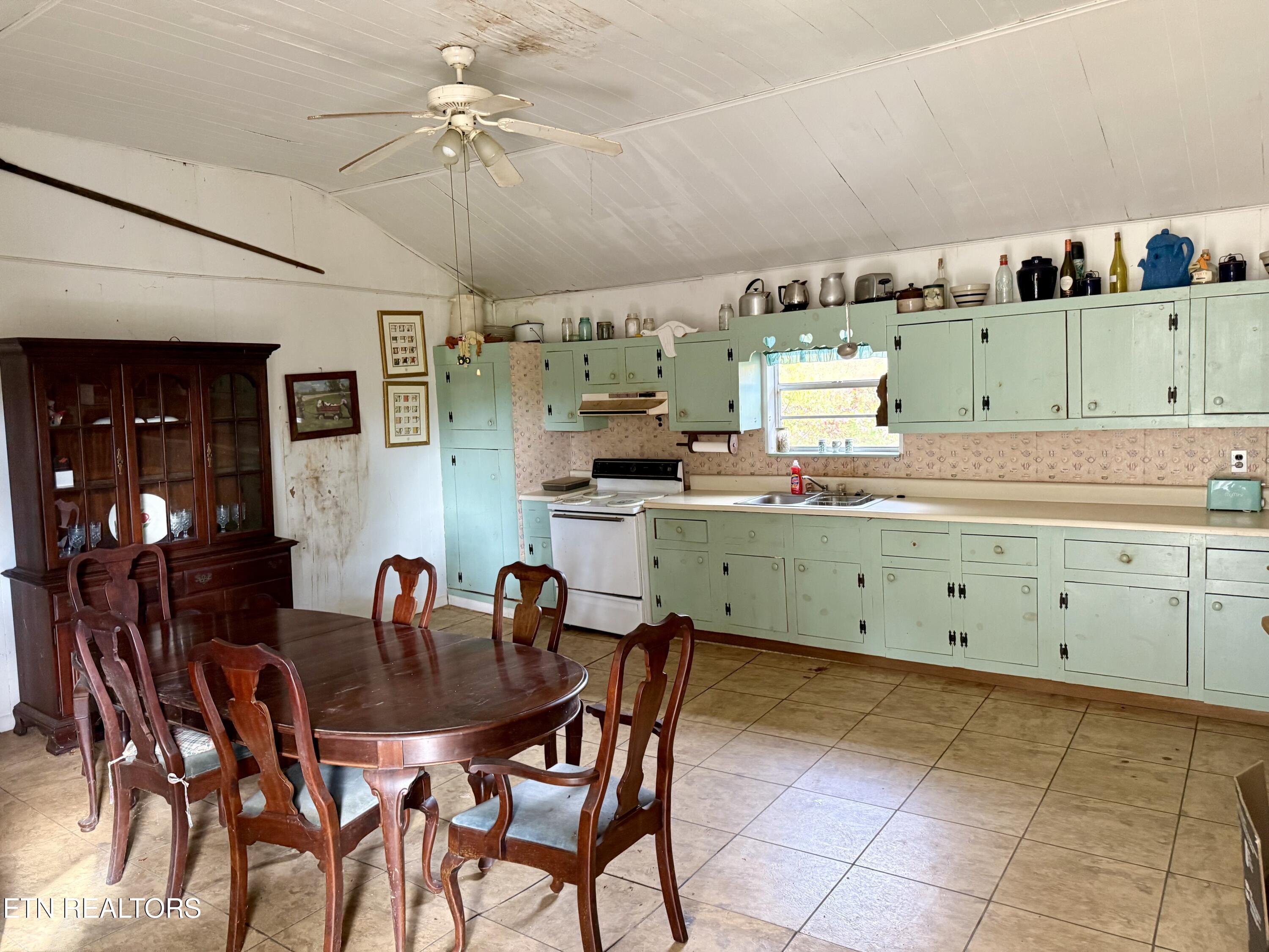 186 Drinnon Lane Sneedville TN 37869