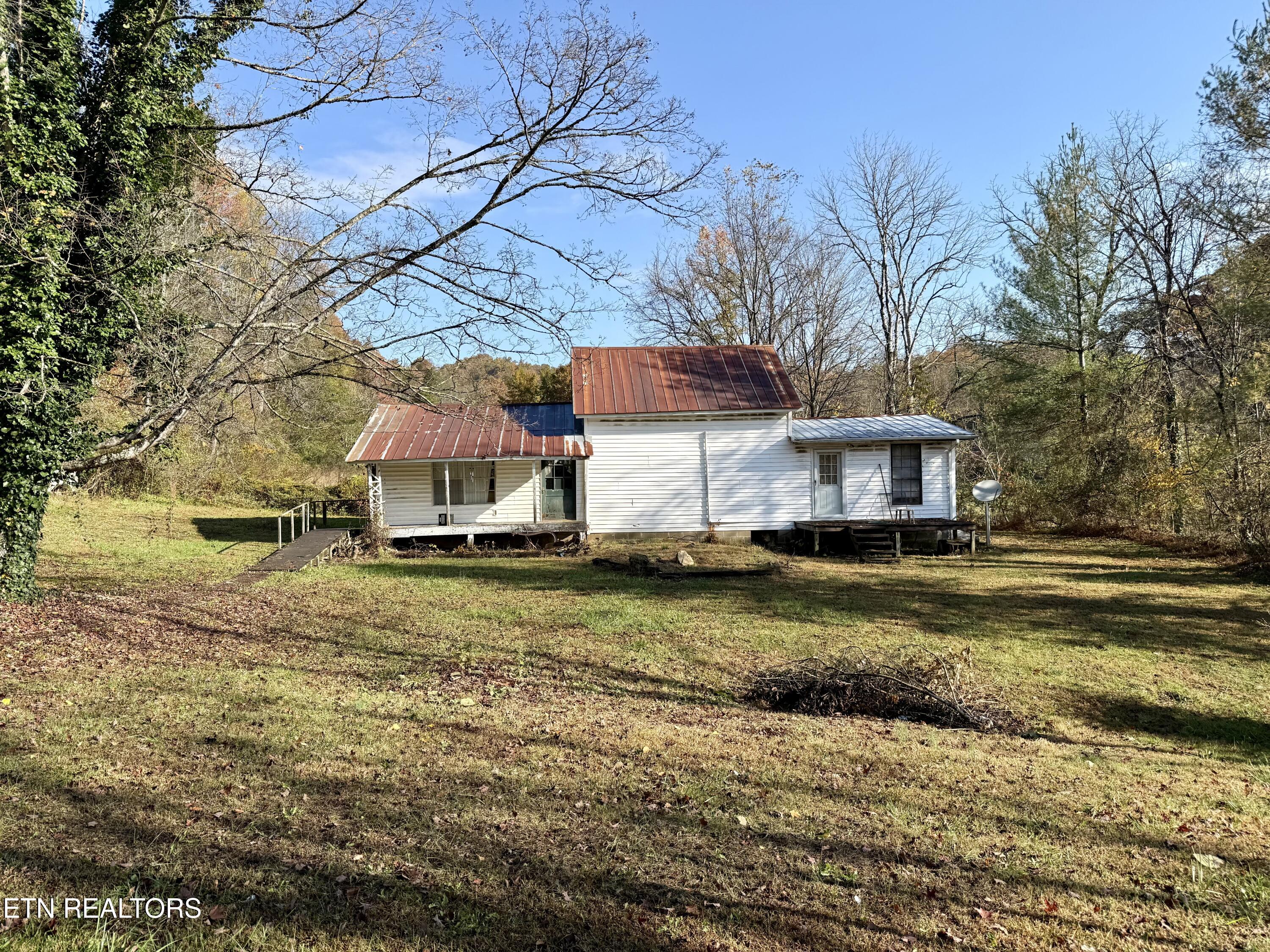 186 Drinnon Lane Sneedville TN 37869