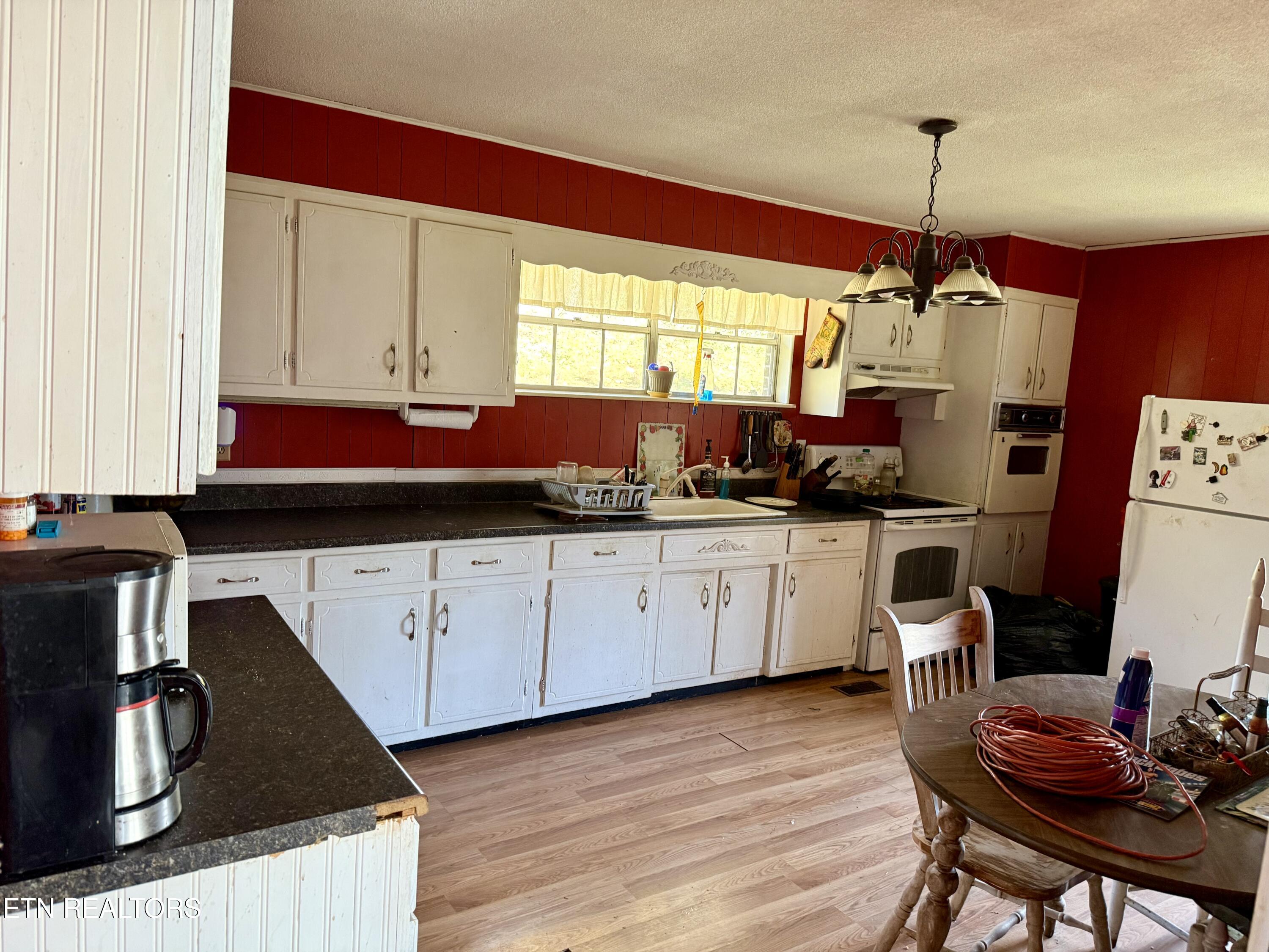 186 Drinnon Lane Sneedville TN 37869