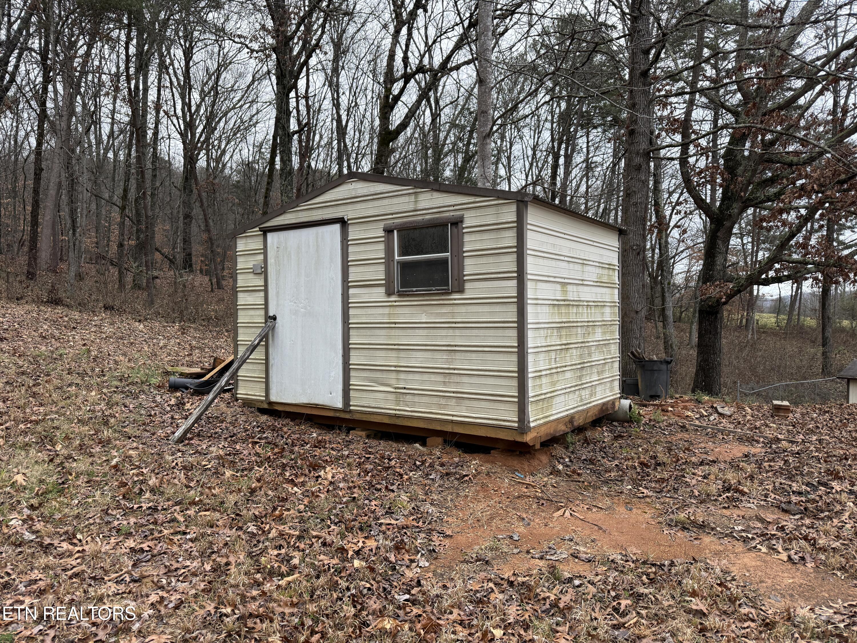 522 College Grove Road Rockwood TN 37854