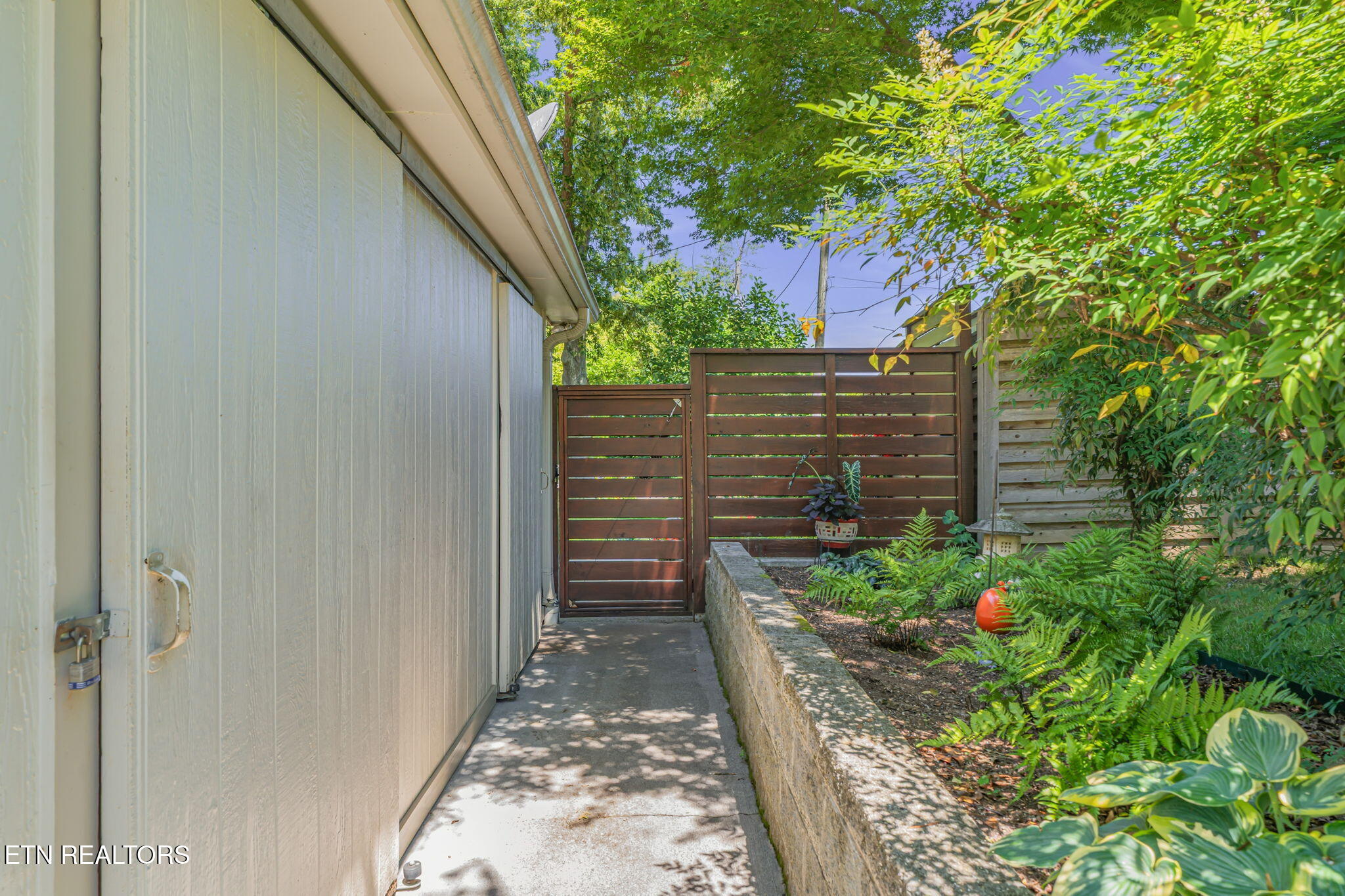 7121 Downing Drive Knoxville TN 37909