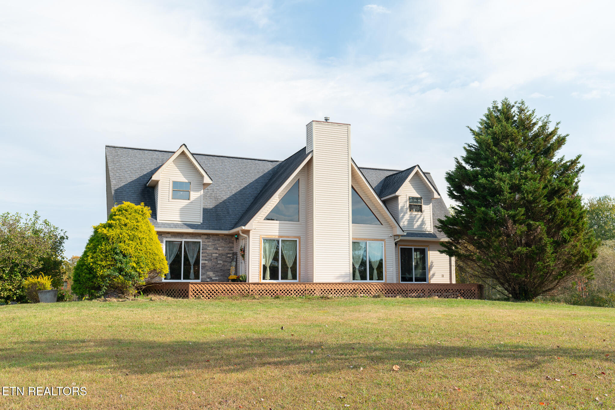 3767 Phillips Flats Road Oneida TN 37841