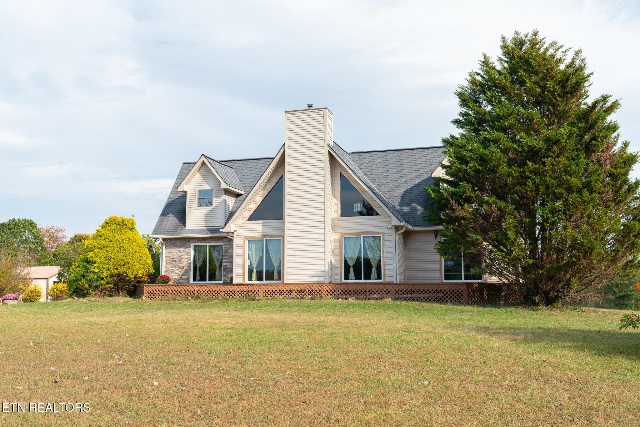 3767 Phillips Flats Road Oneida TN 37841