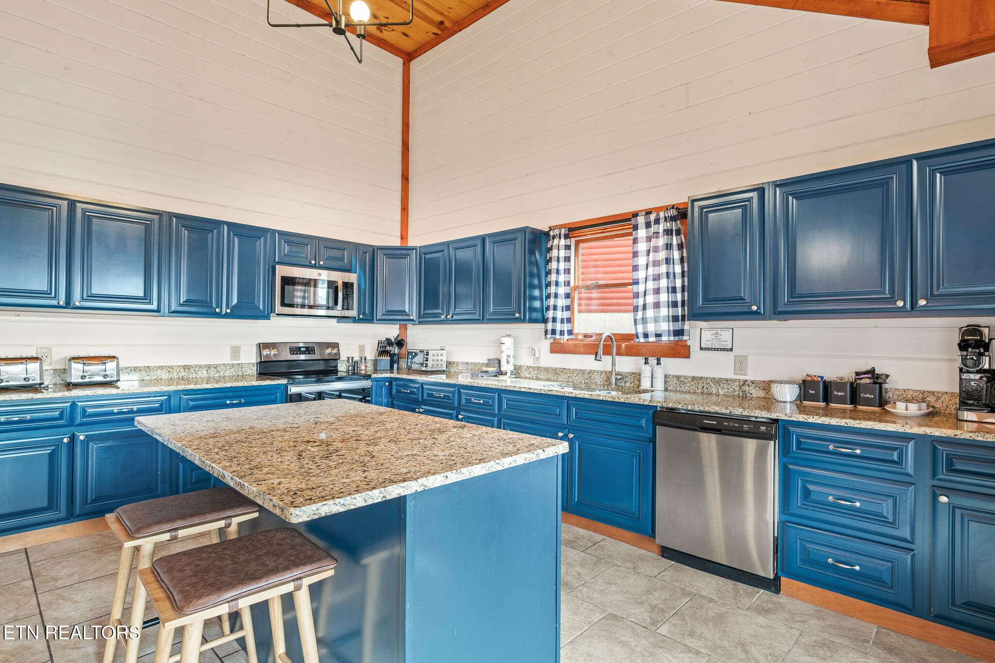 3310 Smoky Ridge Way Sevierville TN 37862