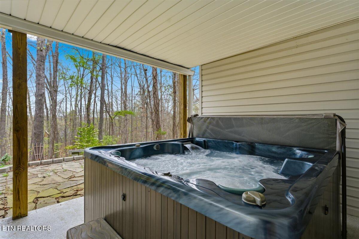 111 Kawatuska Way Loudon TN 37774