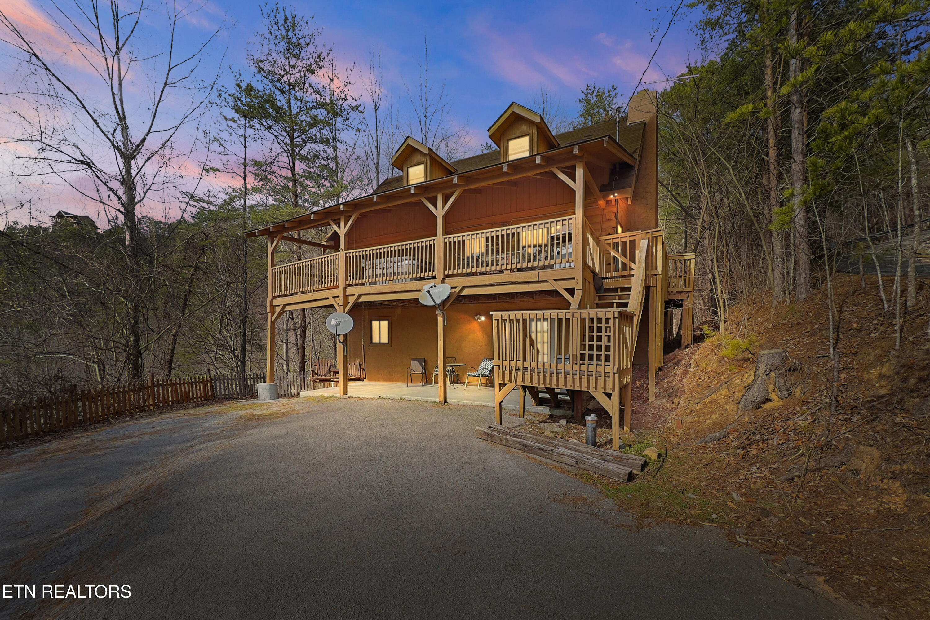 1122 Eagle Pointe Way Pigeon Forge TN 37863