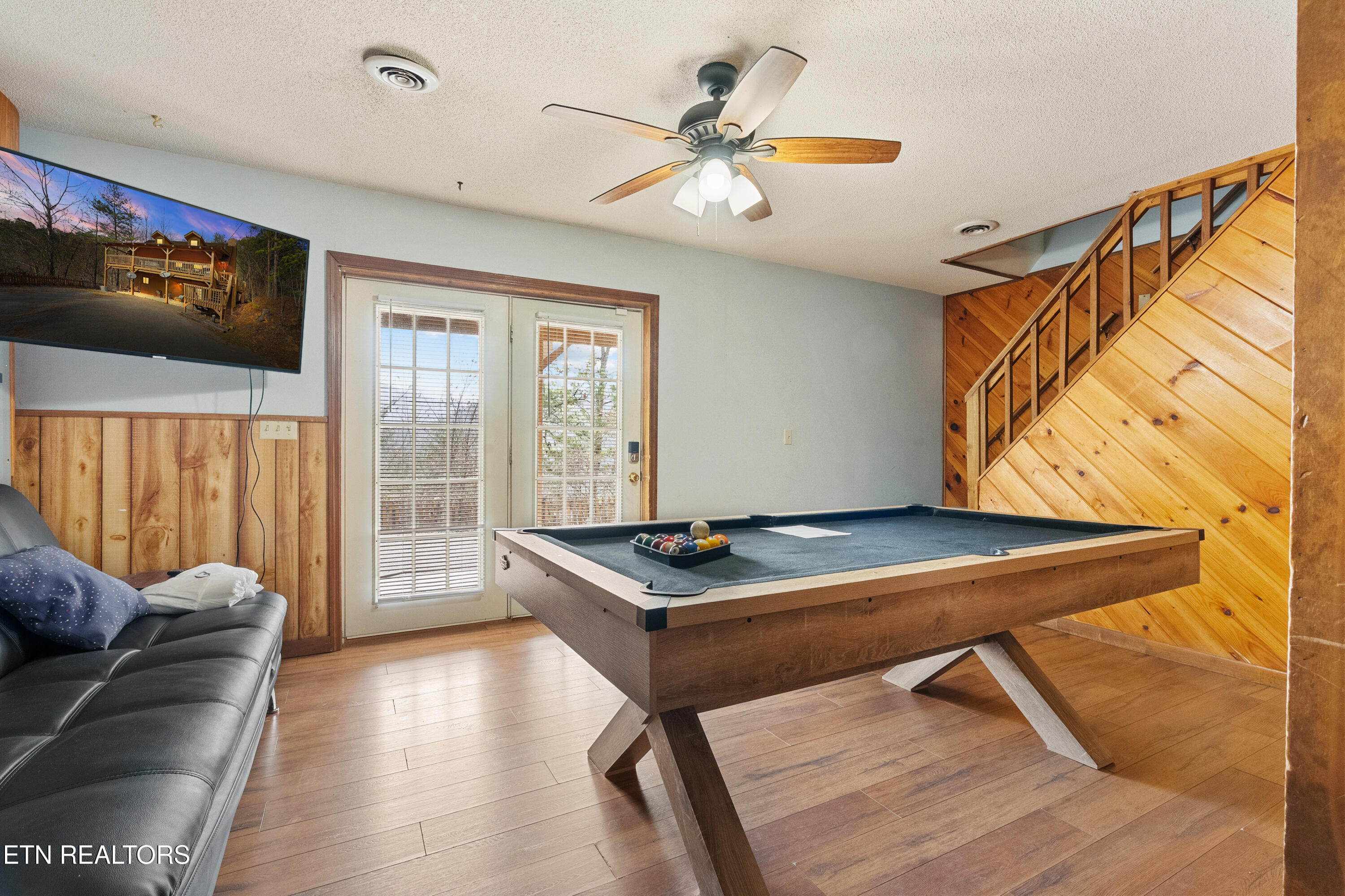 1122 Eagle Pointe Way Pigeon Forge TN 37863