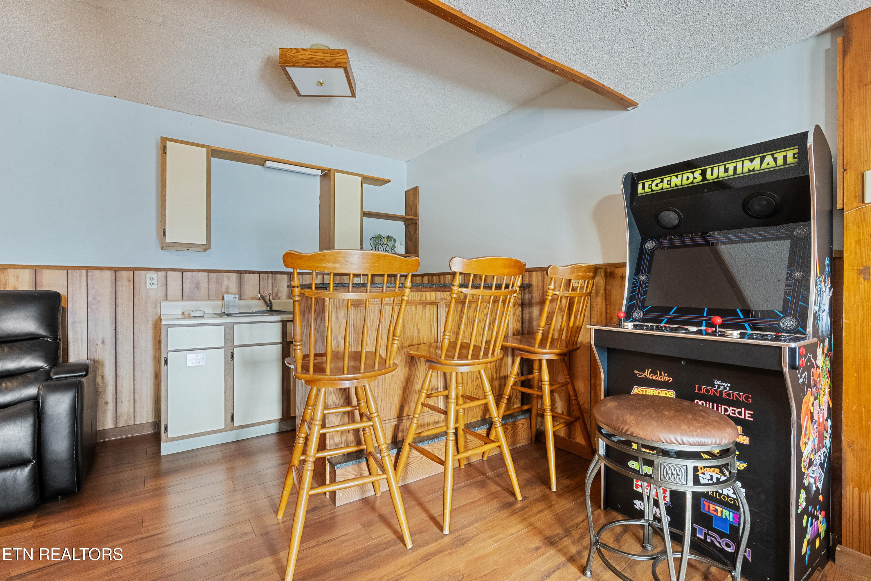 1122 Eagle Pointe Way Pigeon Forge TN 37863