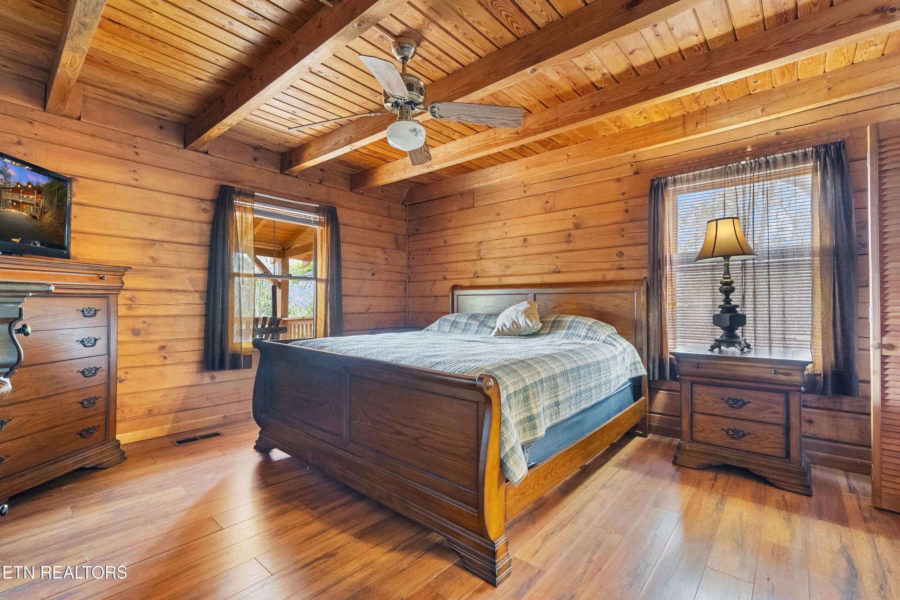 1122 Eagle Pointe Way Pigeon Forge TN 37863