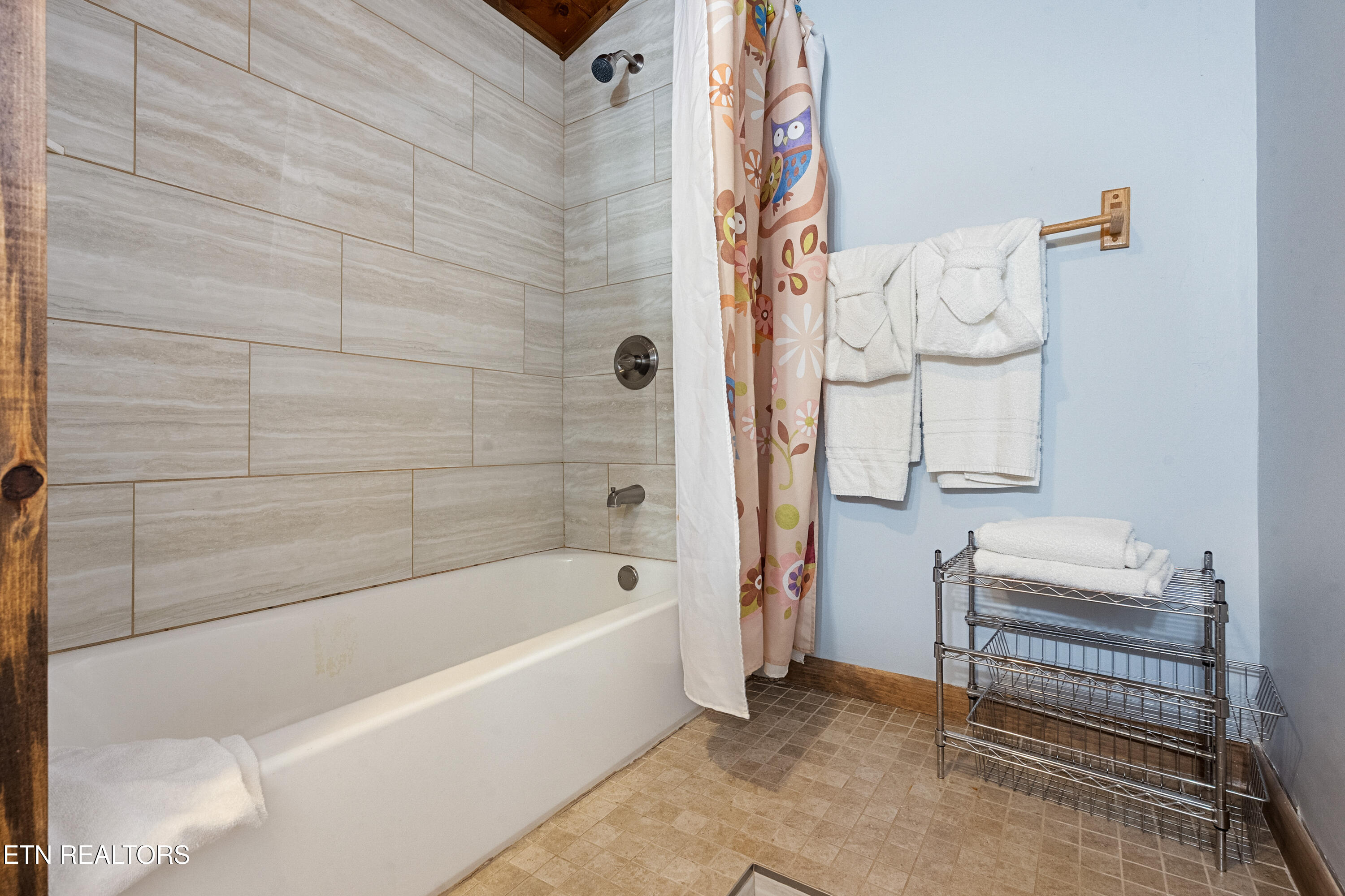 1122 Eagle Pointe Way Pigeon Forge TN 37863