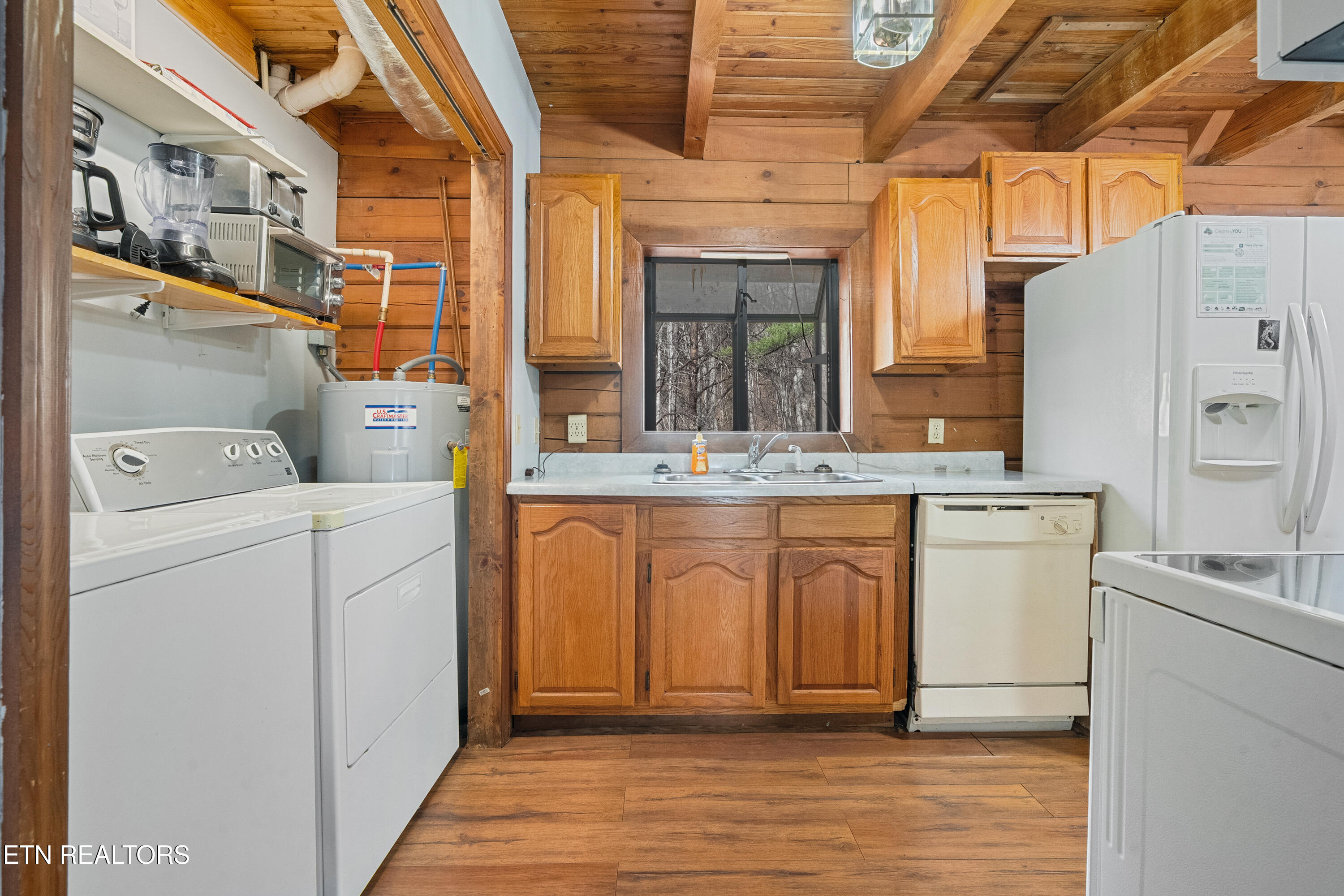 1122 Eagle Pointe Way Pigeon Forge TN 37863