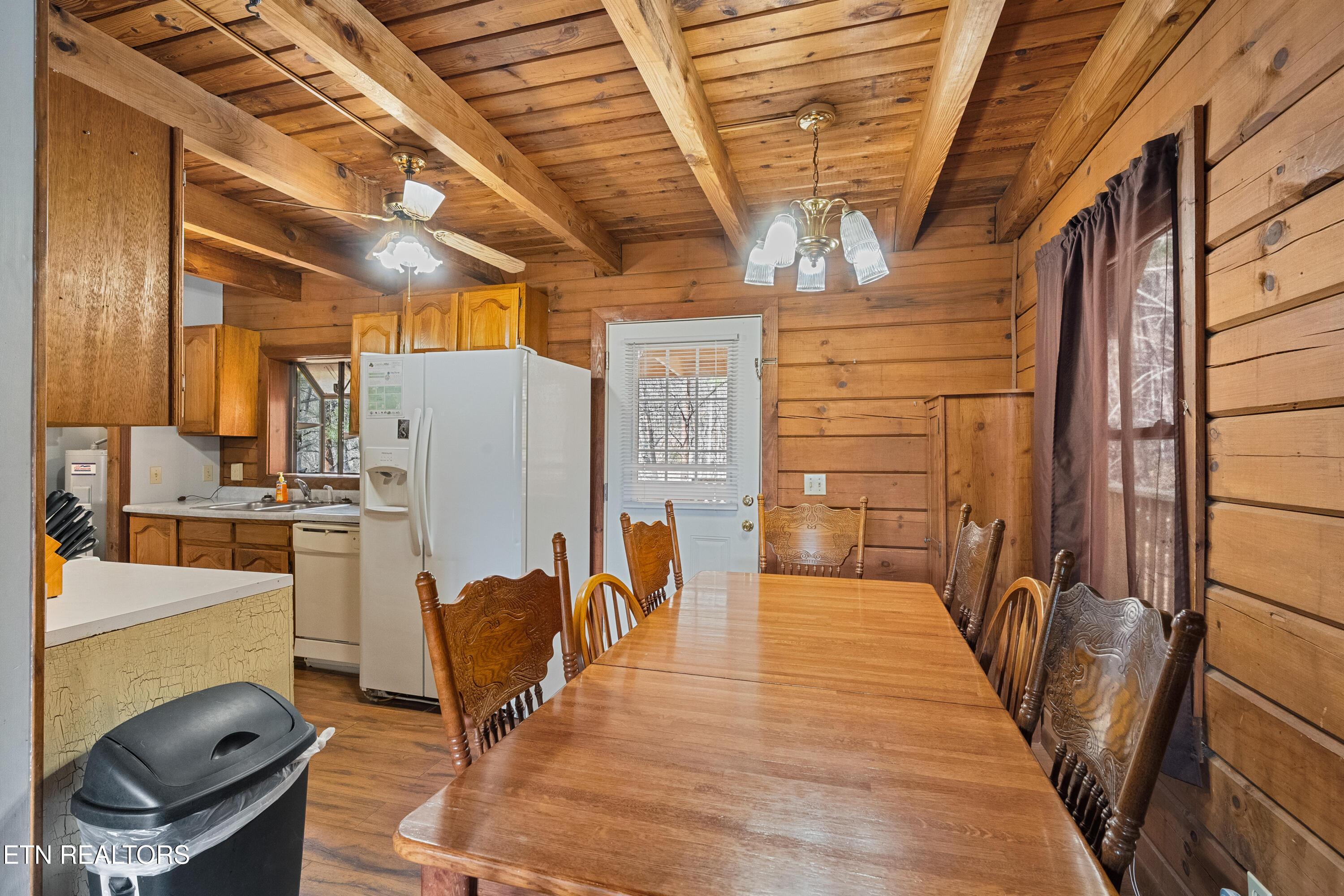 1122 Eagle Pointe Way Pigeon Forge TN 37863
