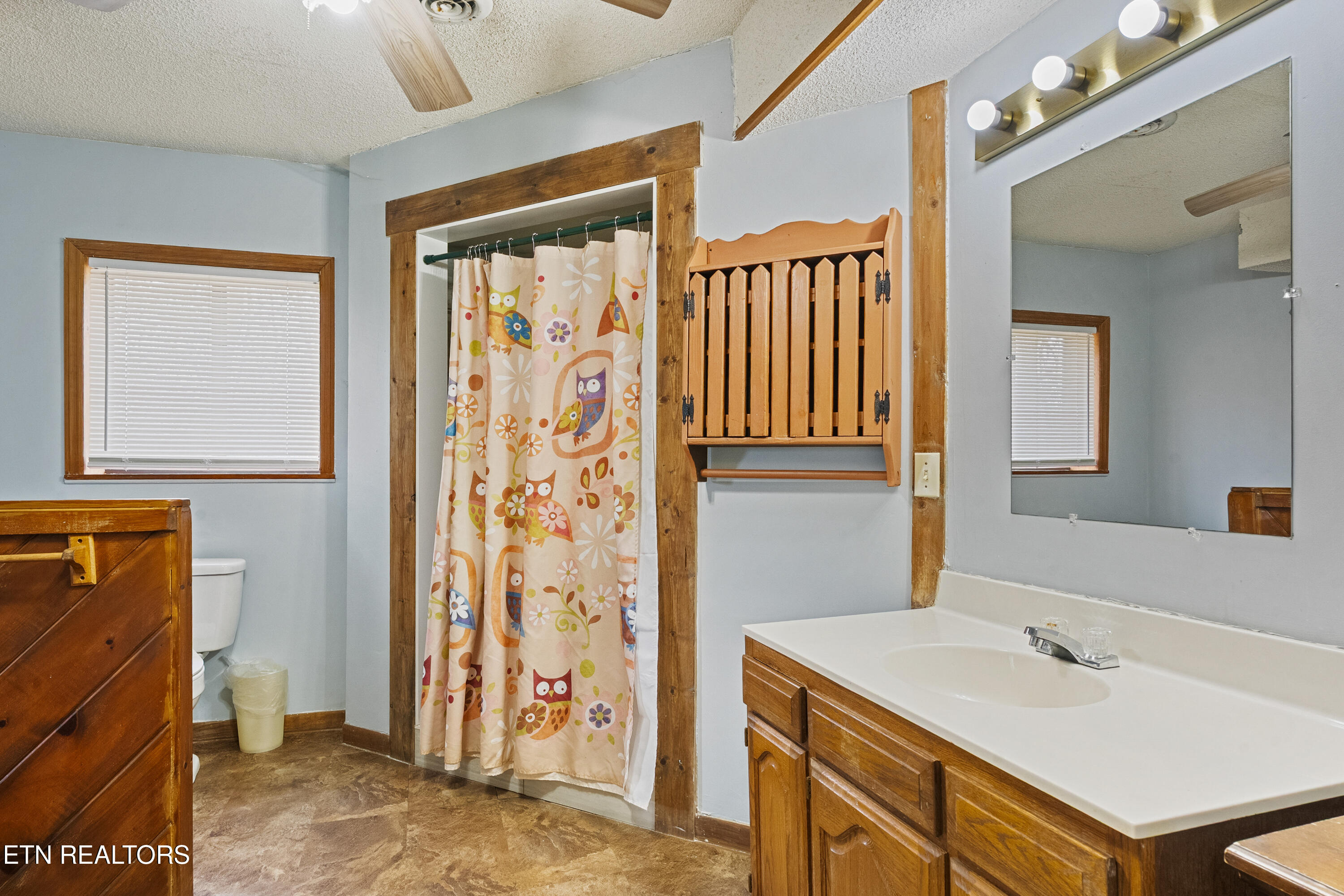 1122 Eagle Pointe Way Pigeon Forge TN 37863