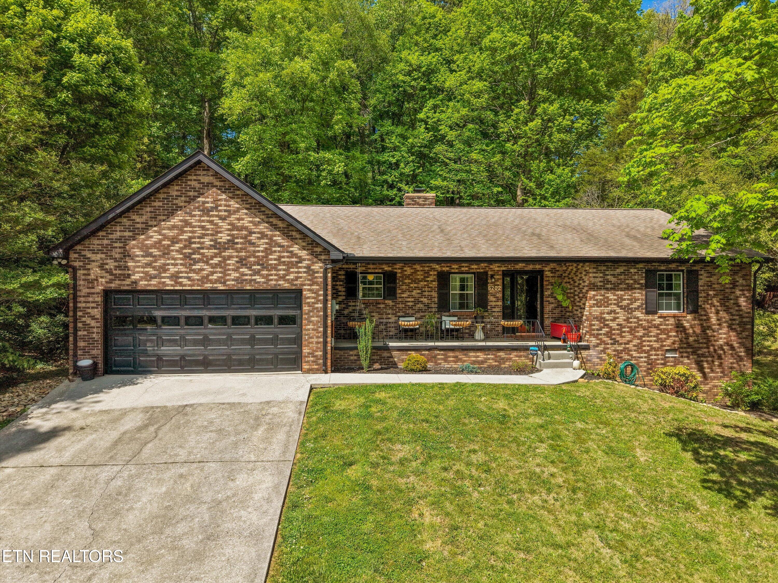 6202 Grove Drive Knoxville TN 37918