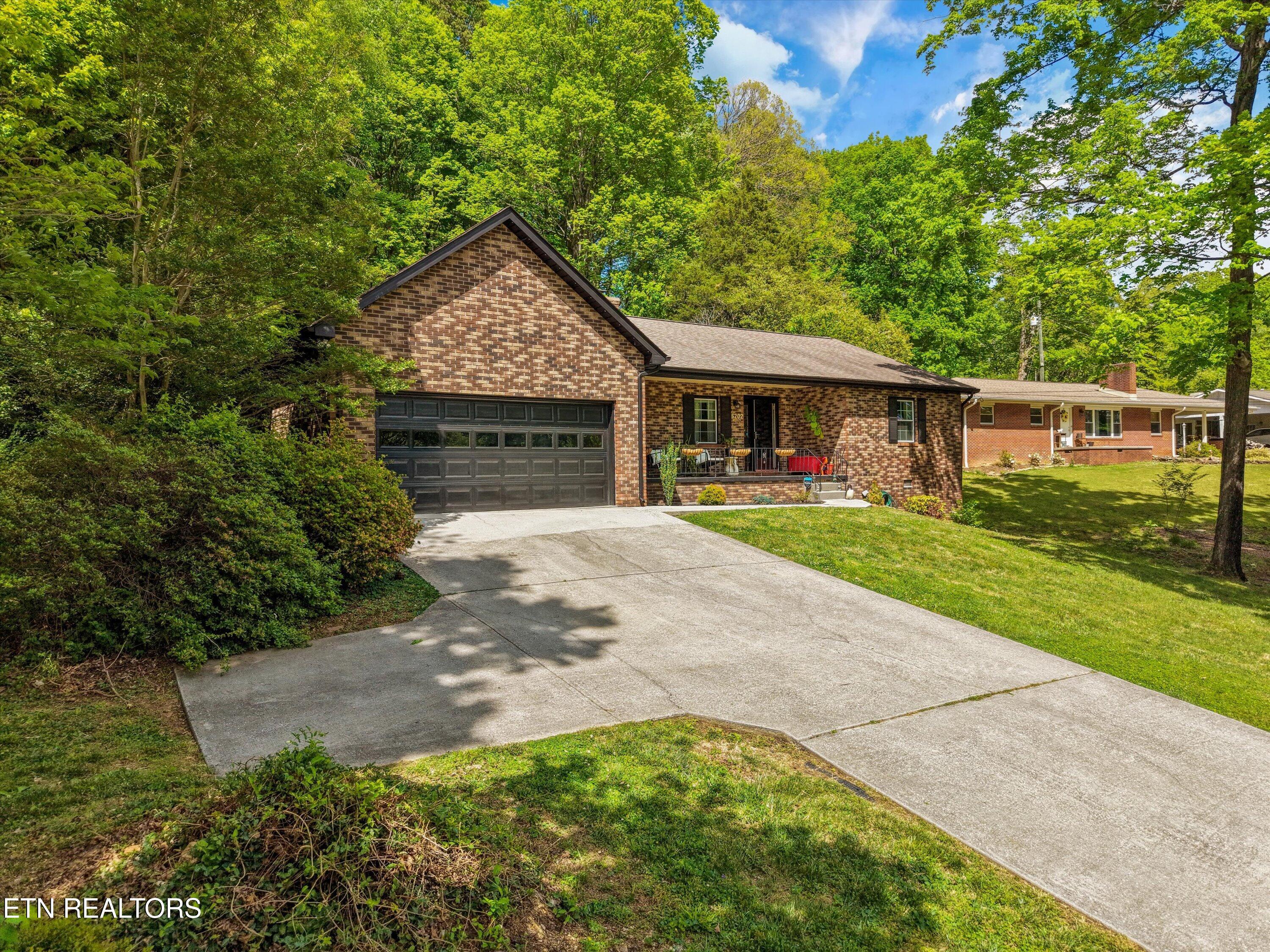 6202 Grove Drive Knoxville TN 37918