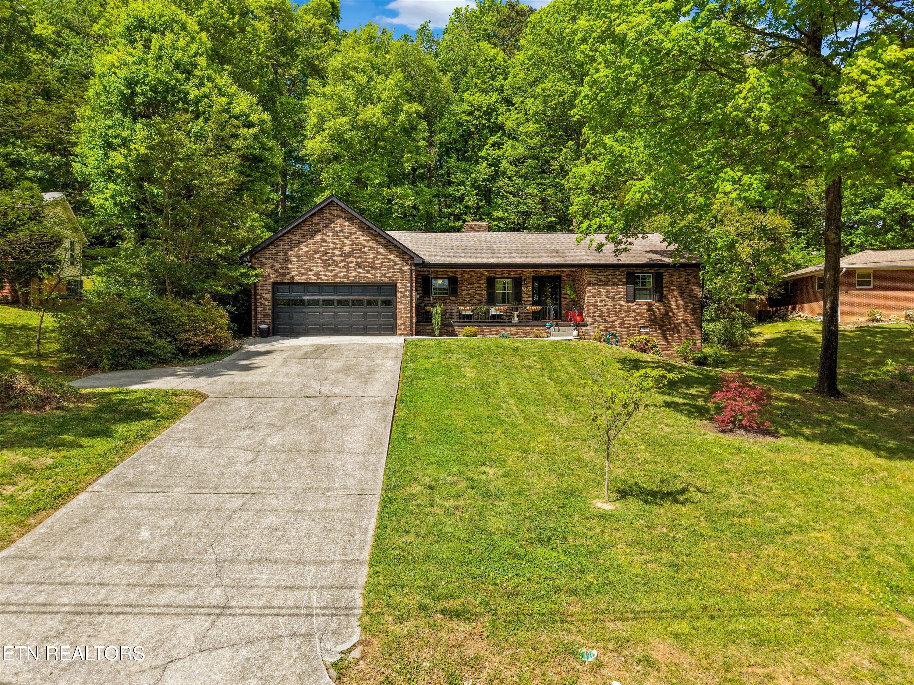6202 Grove Drive Knoxville TN 37918