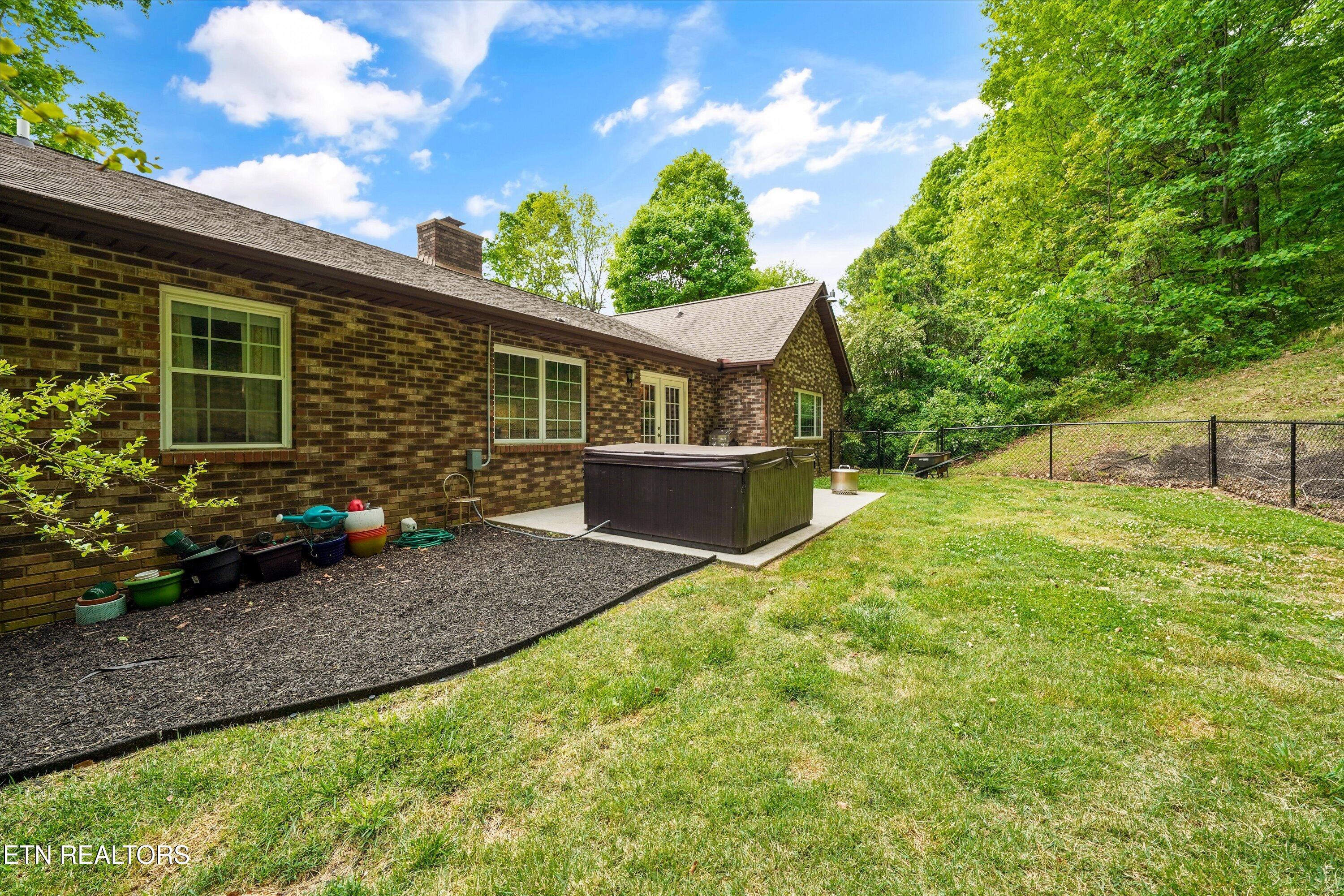 6202 Grove Drive Knoxville TN 37918
