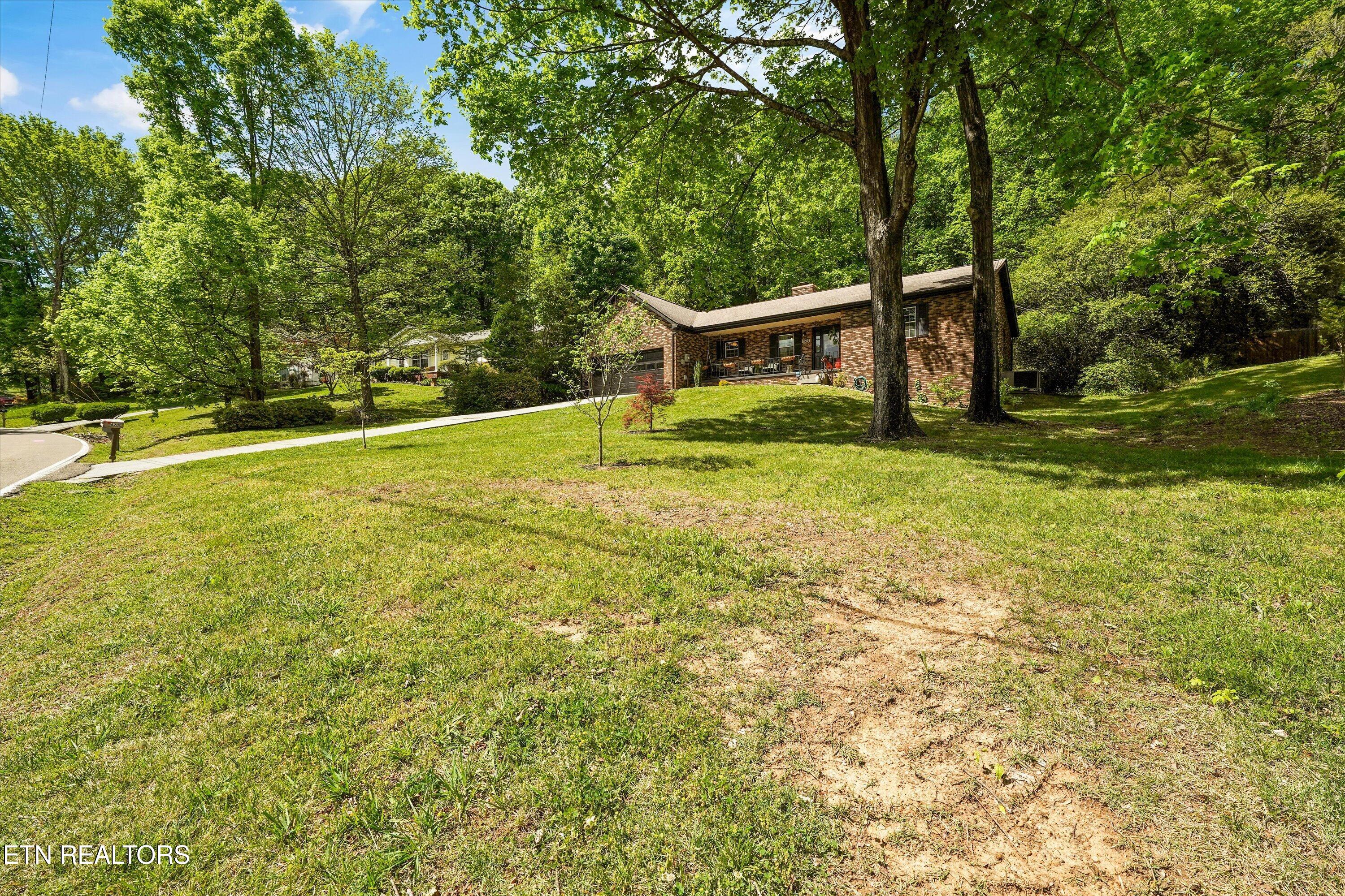 6202 Grove Drive Knoxville TN 37918