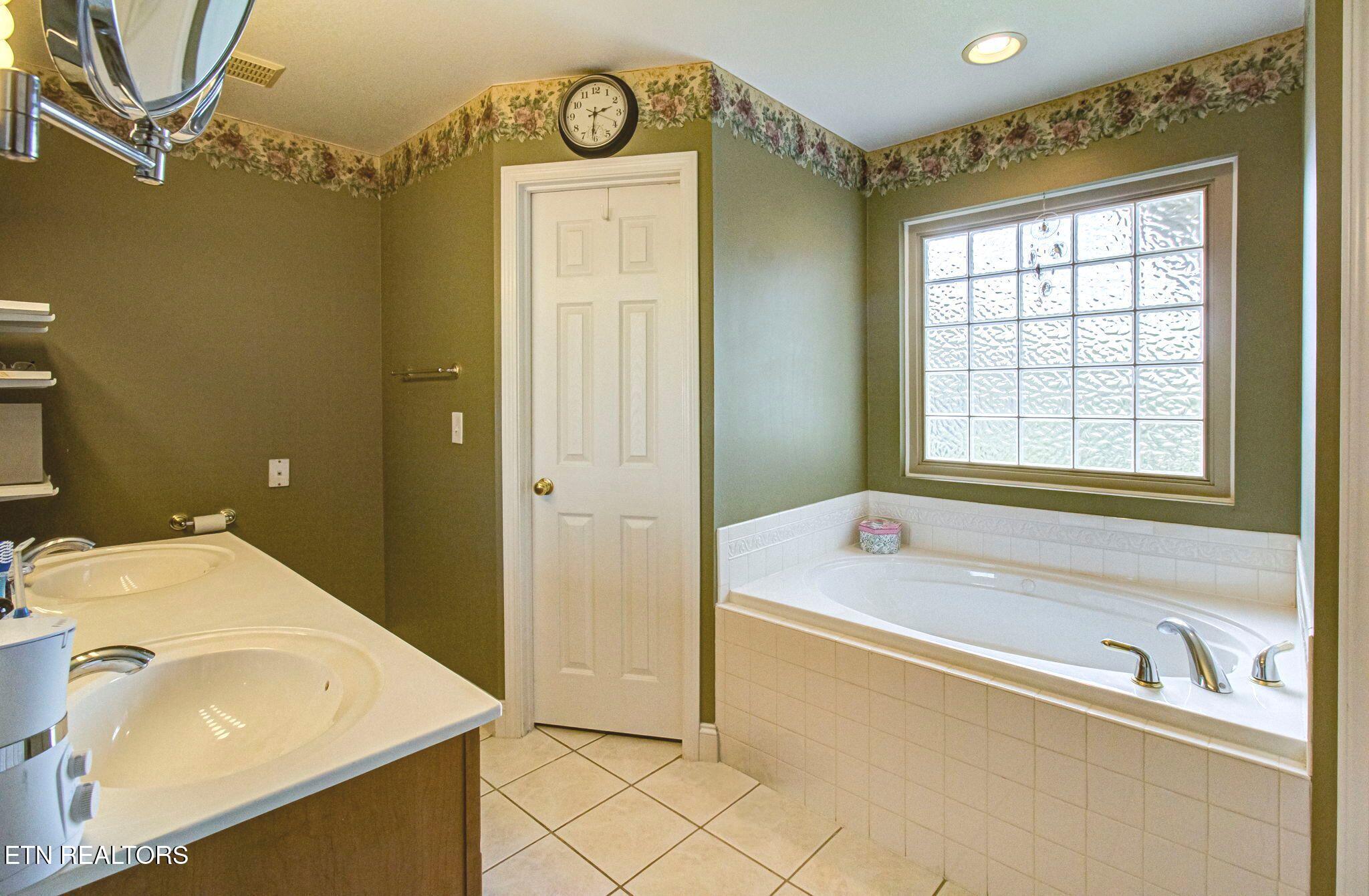 3090 Shaconage Trail Sevierville TN 37876