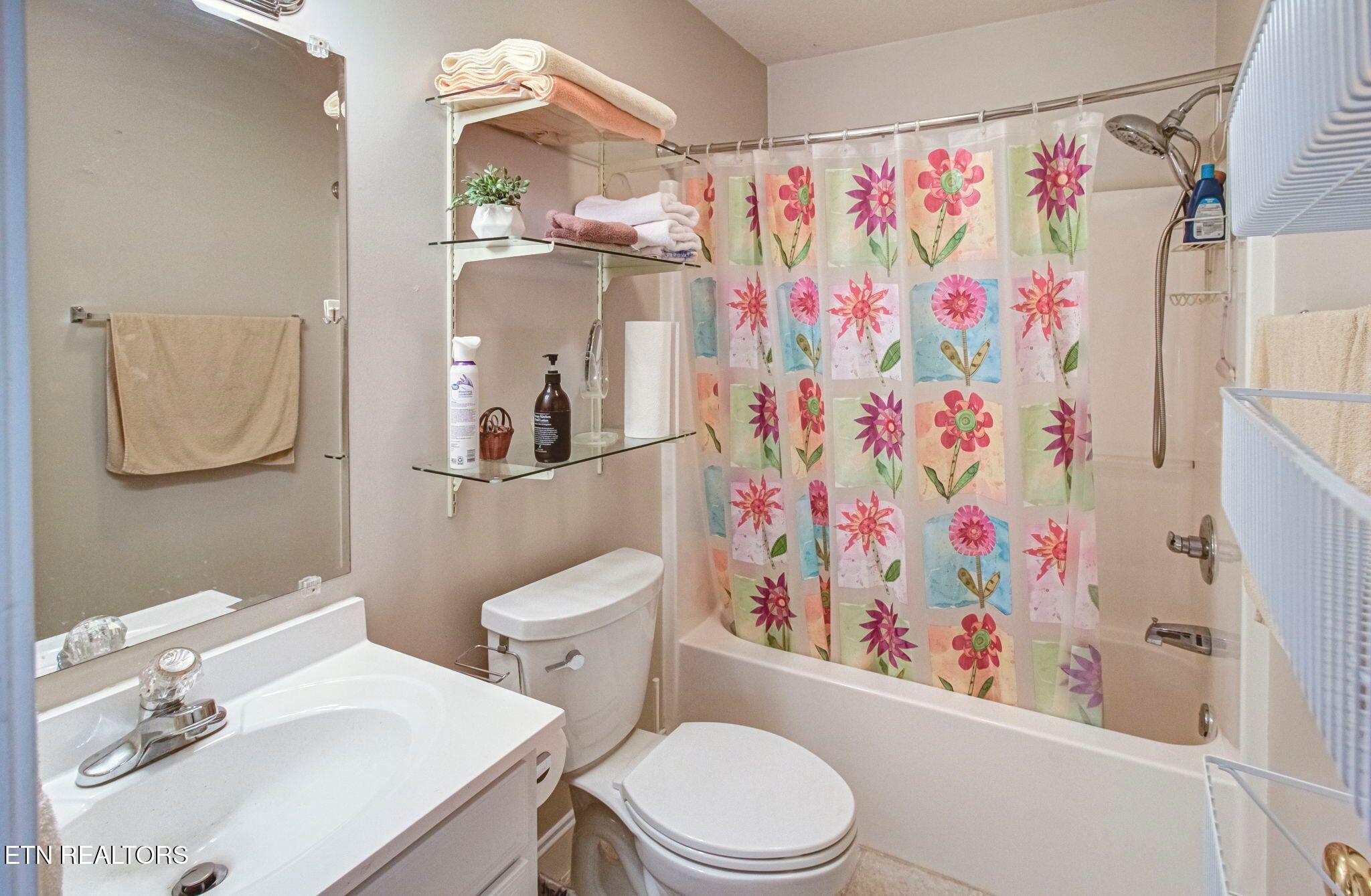 3090 Shaconage Trail Sevierville TN 37876