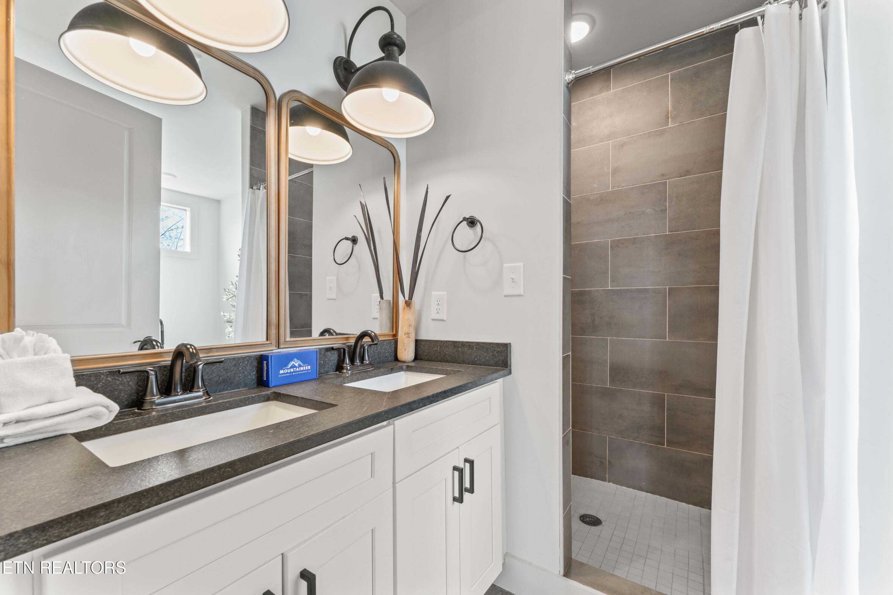 896 Chalet Village Boulevard Boulevard Gatlinburg TN 37738