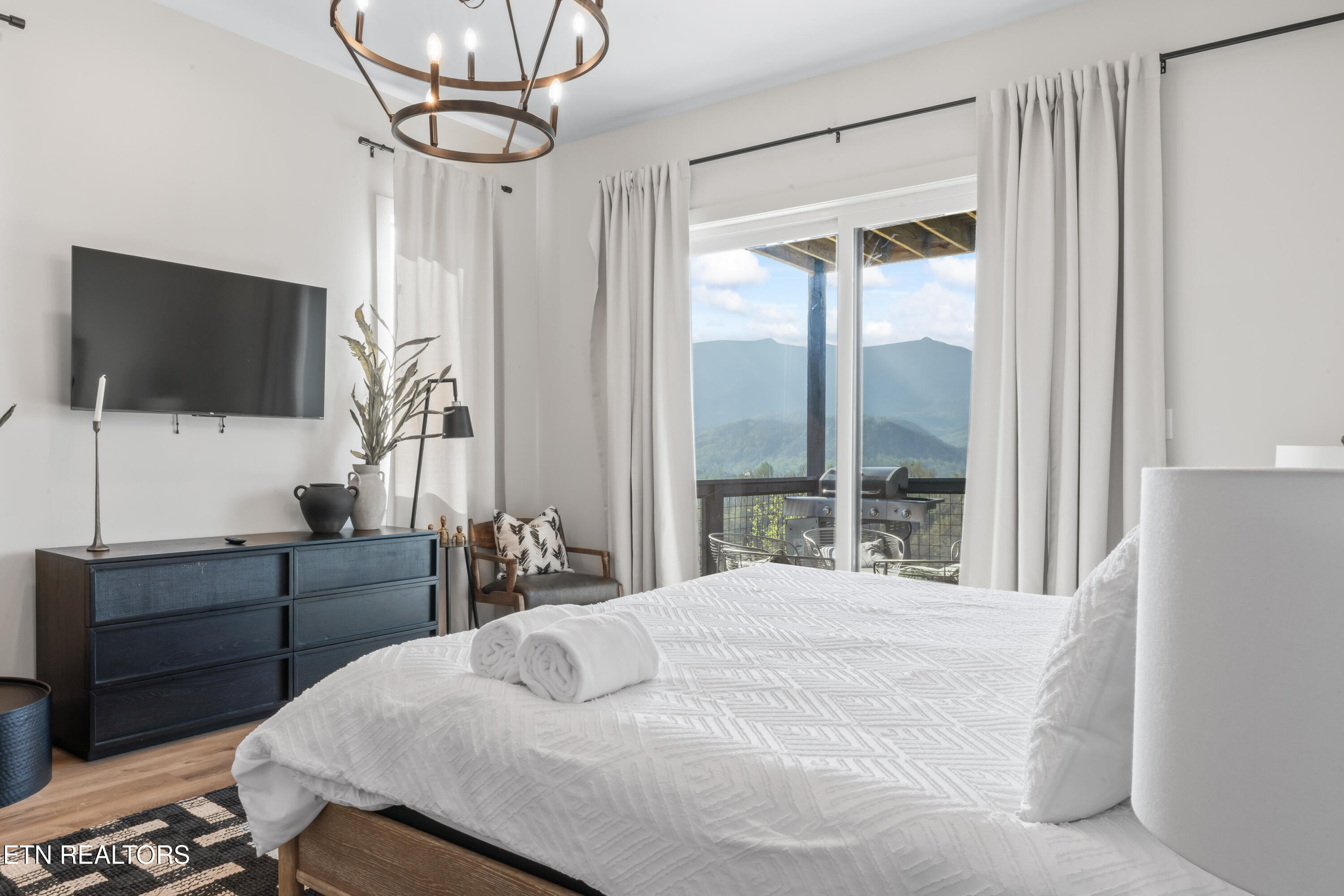 896 Chalet Village Boulevard Boulevard Gatlinburg TN 37738