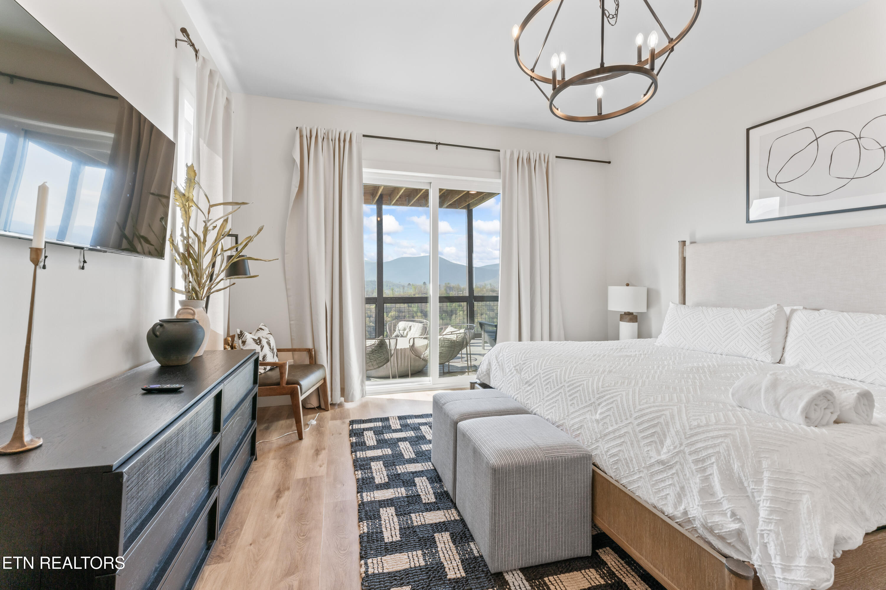 896 Chalet Village Boulevard Boulevard Gatlinburg TN 37738