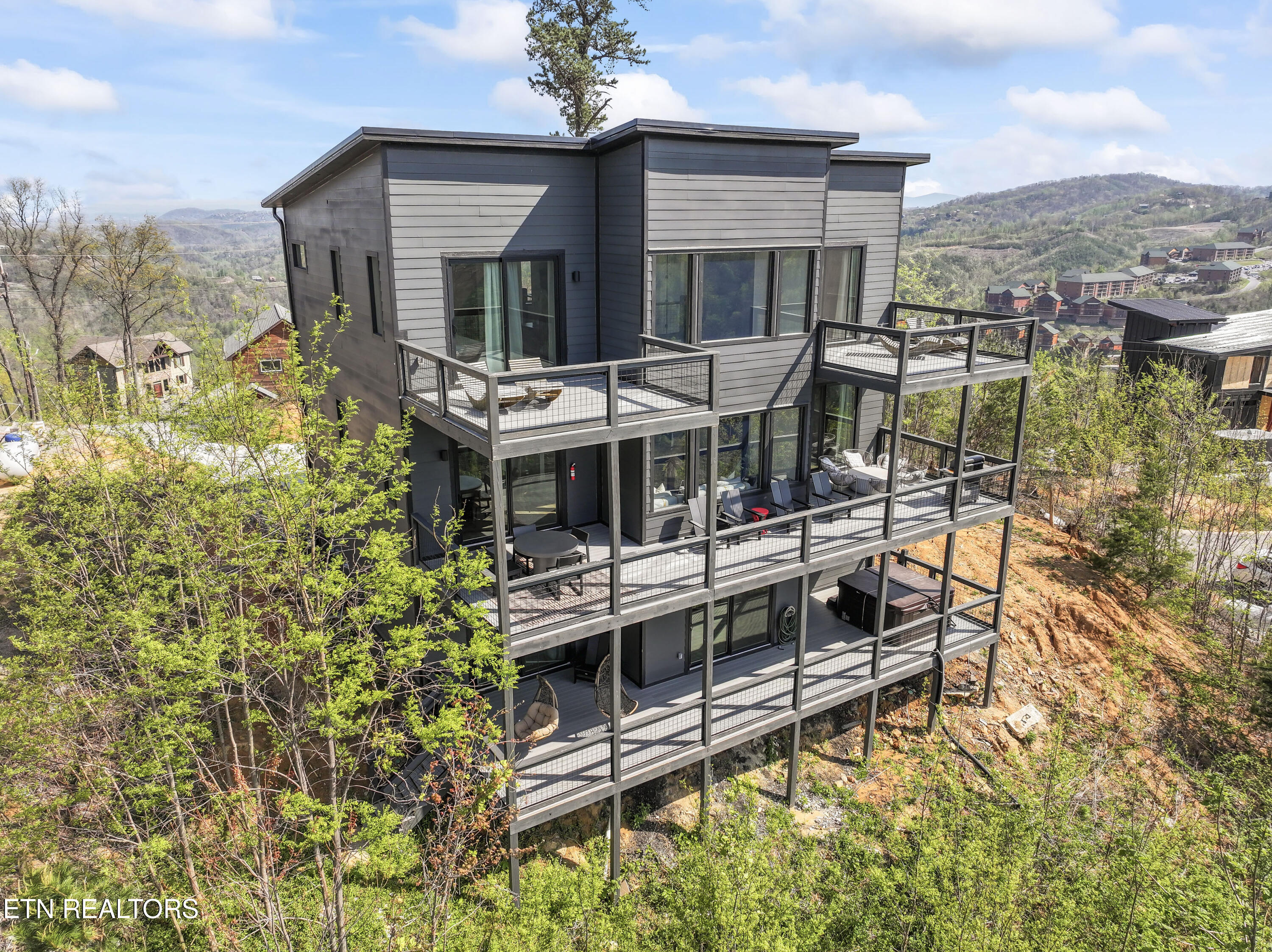 896 Chalet Village Boulevard Boulevard Gatlinburg TN 37738