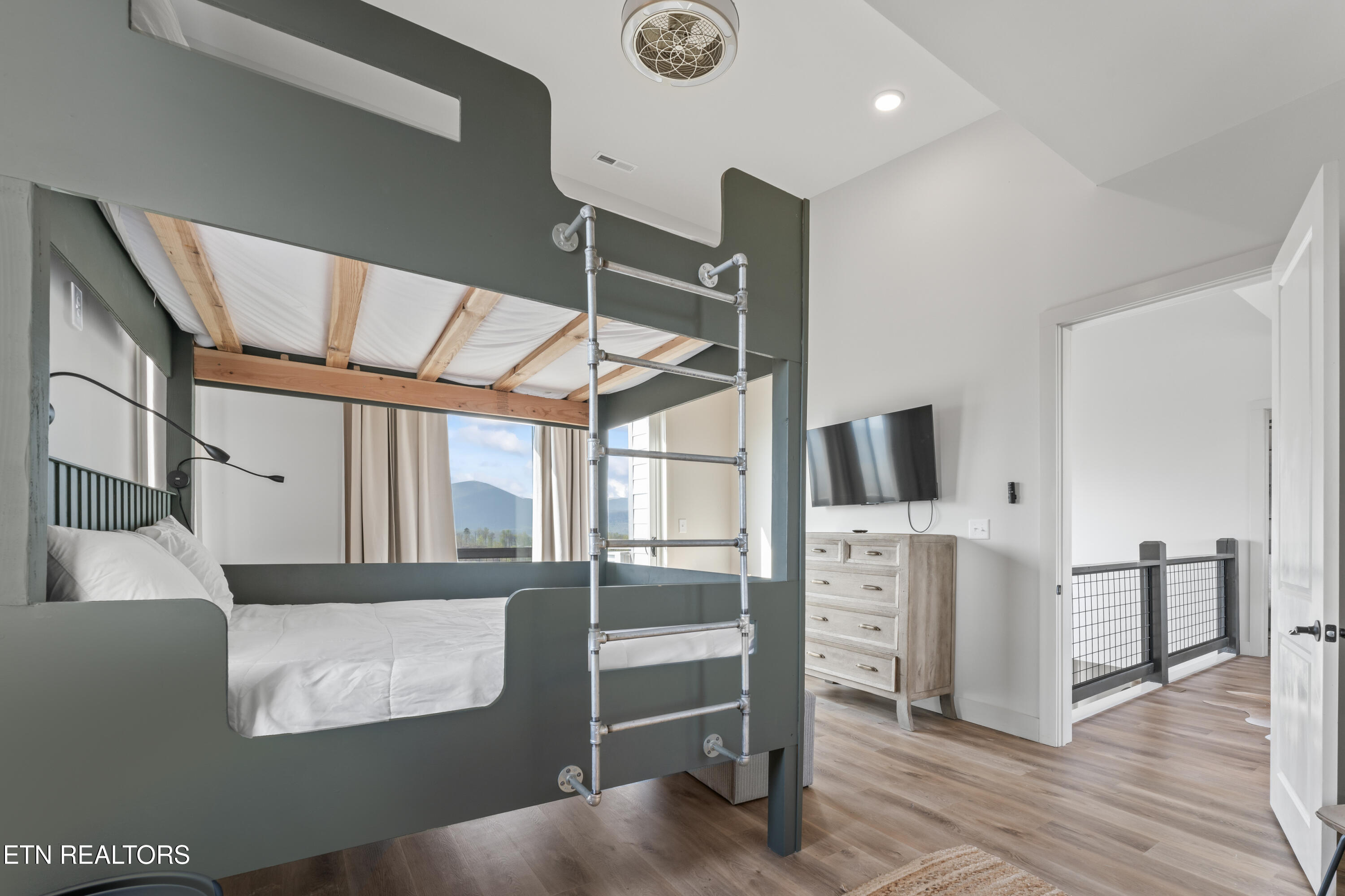 896 Chalet Village Boulevard Boulevard Gatlinburg TN 37738