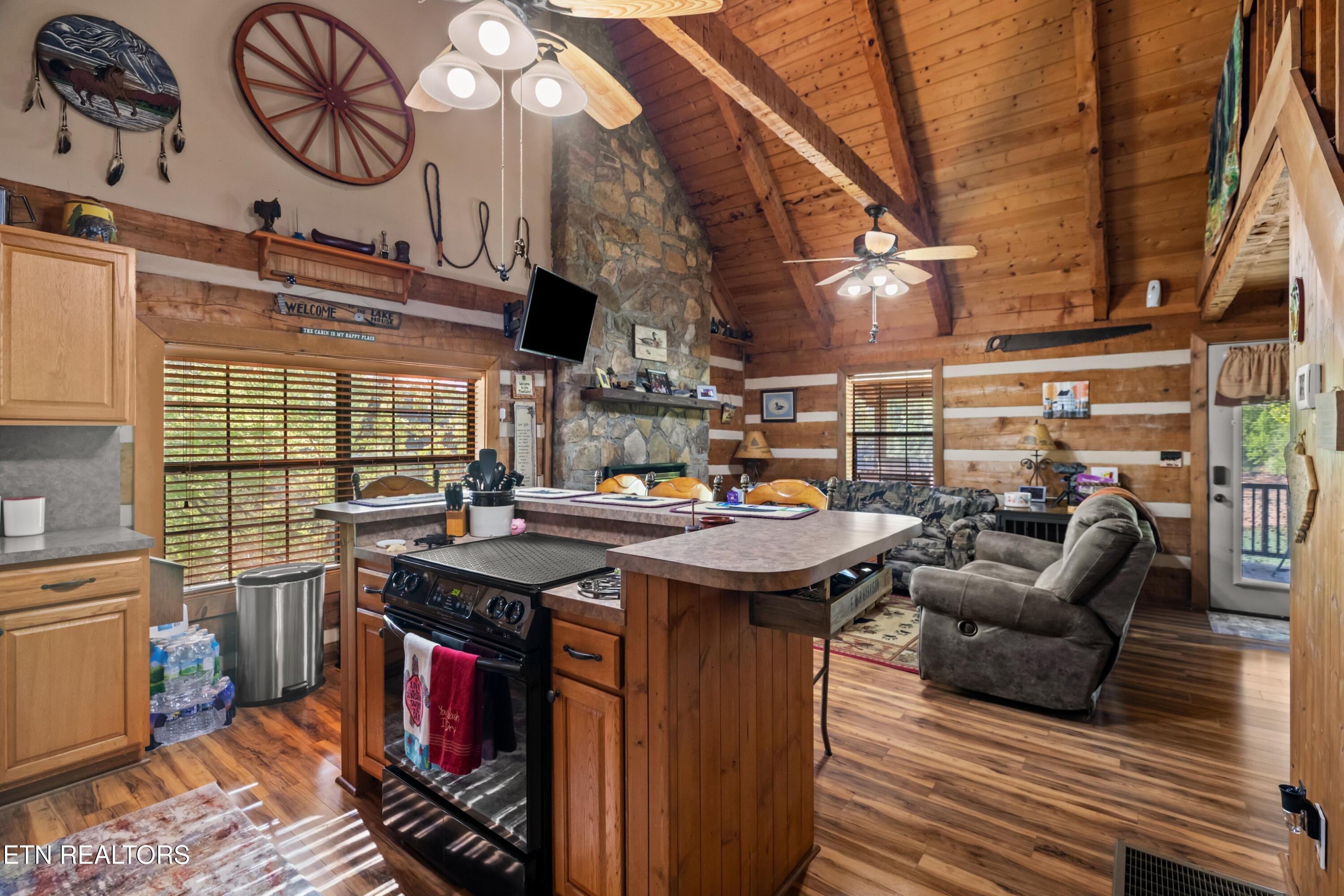 1055 Dean Circle Dandridge TN 37725
