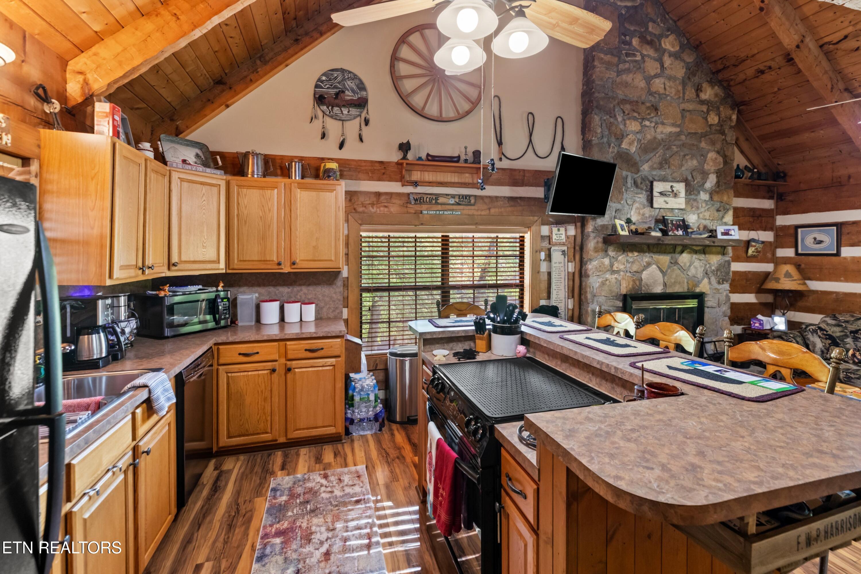 1055 Dean Circle Dandridge TN 37725