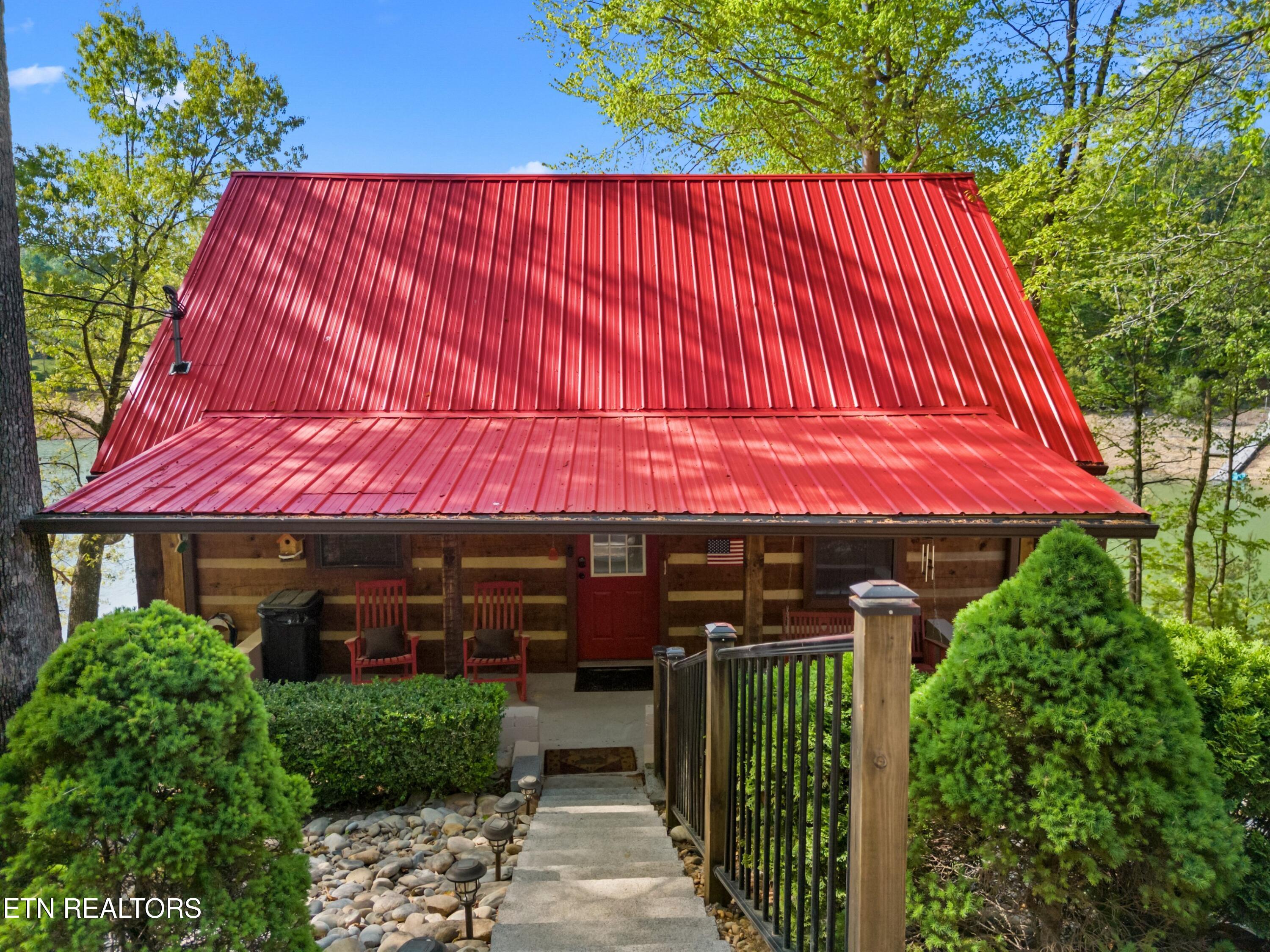 1055 Dean Circle Dandridge TN 37725