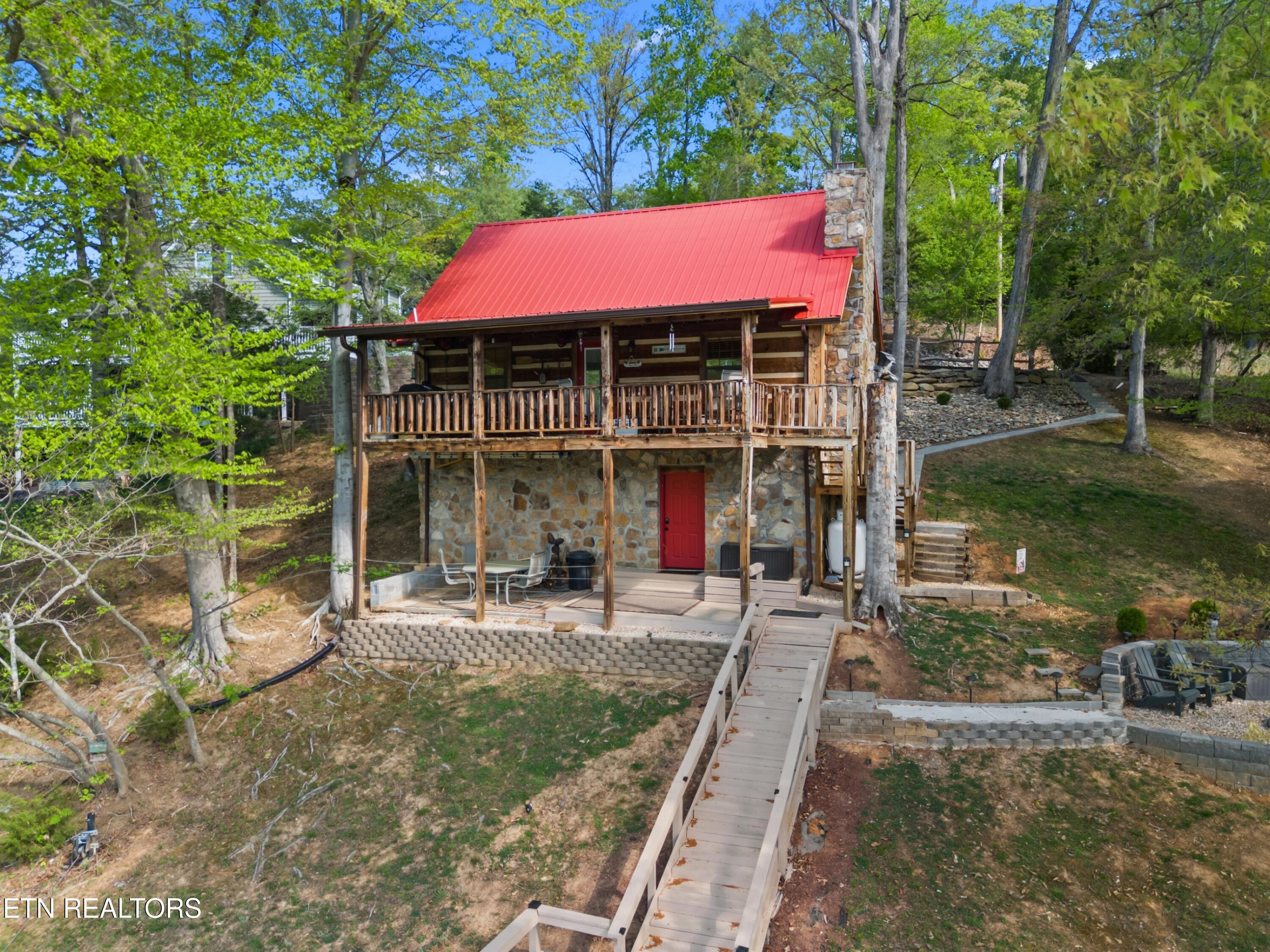 1055 Dean Circle Dandridge TN 37725