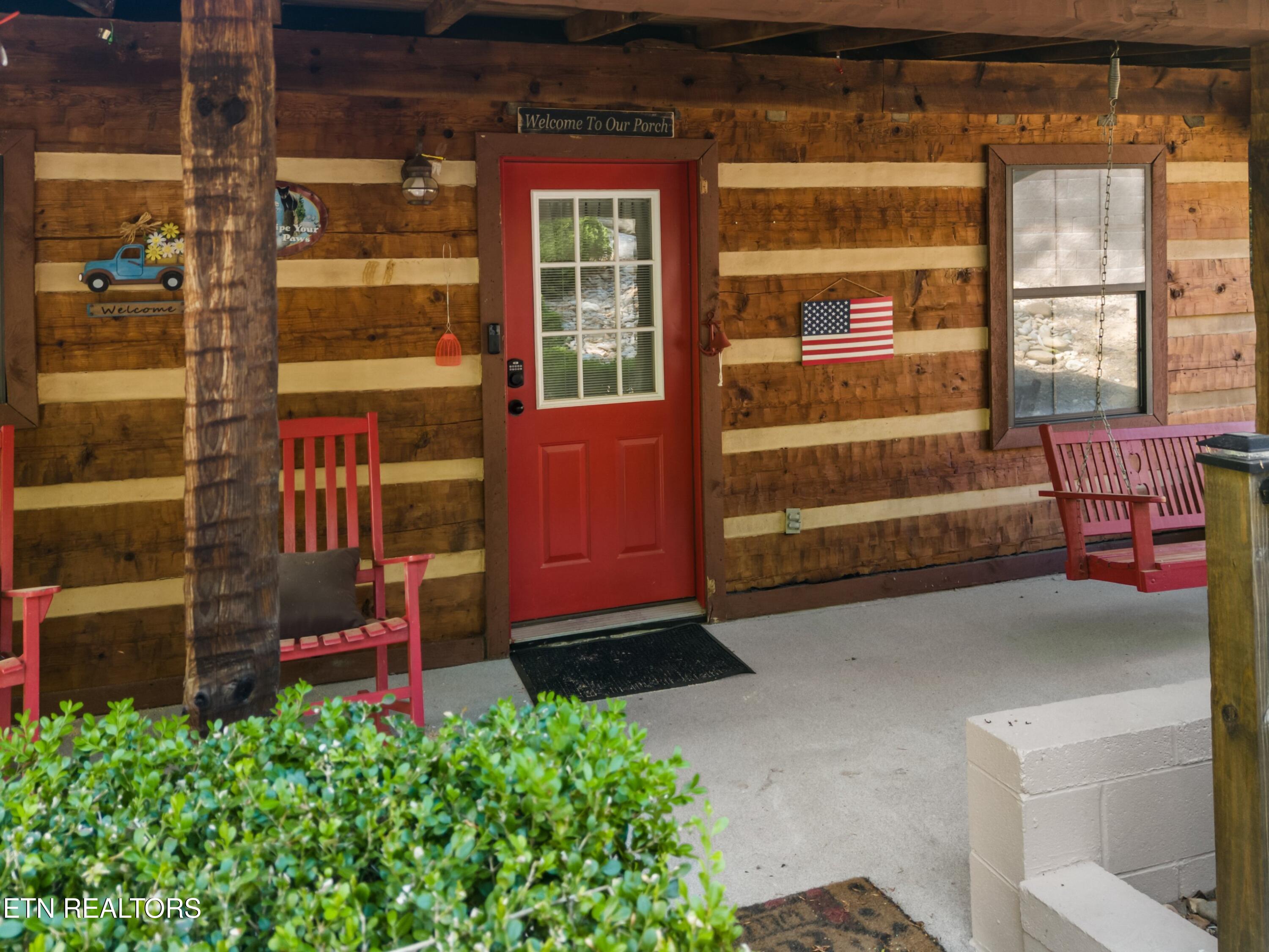 1055 Dean Circle Dandridge TN 37725
