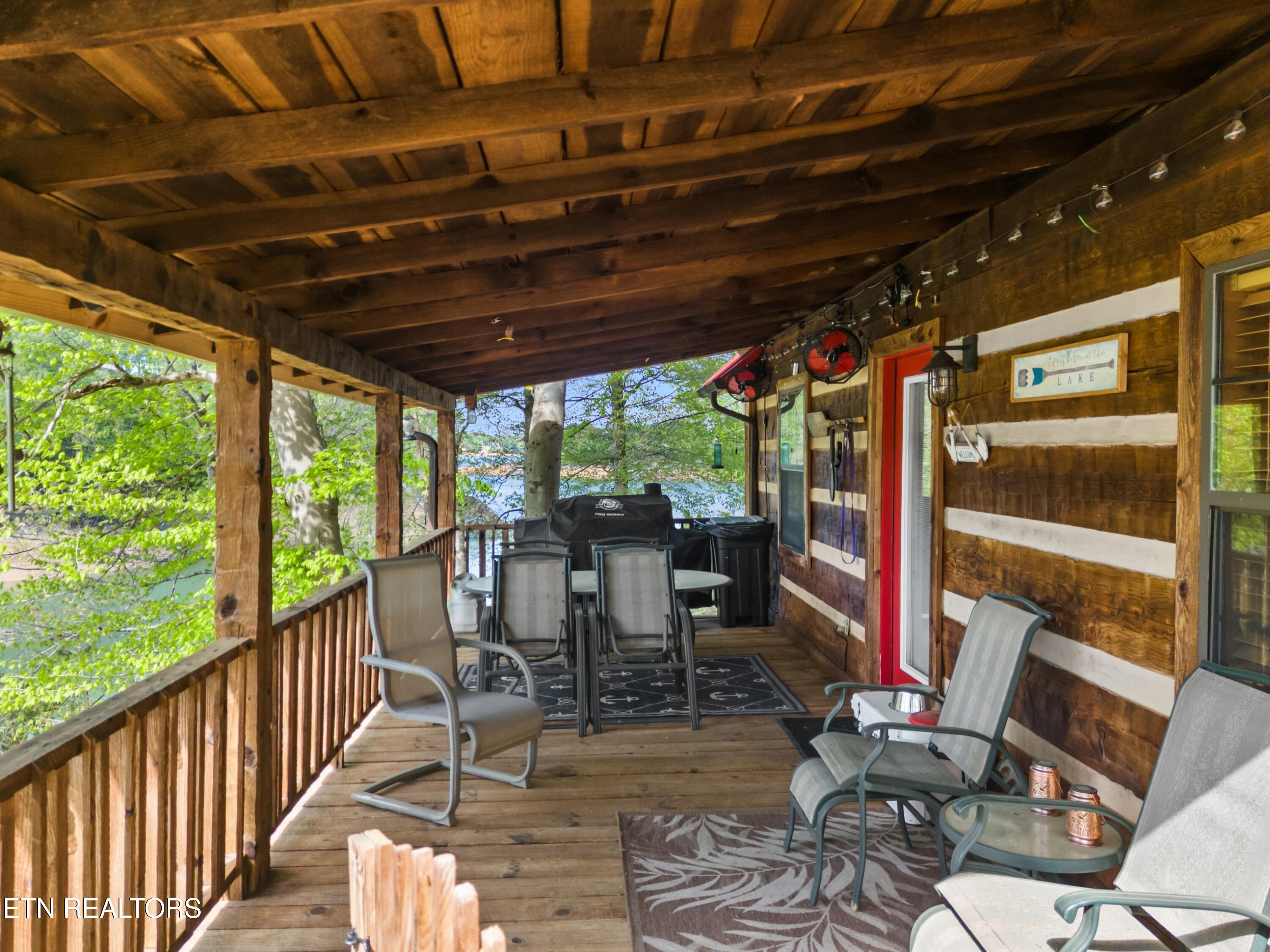 1055 Dean Circle Dandridge TN 37725