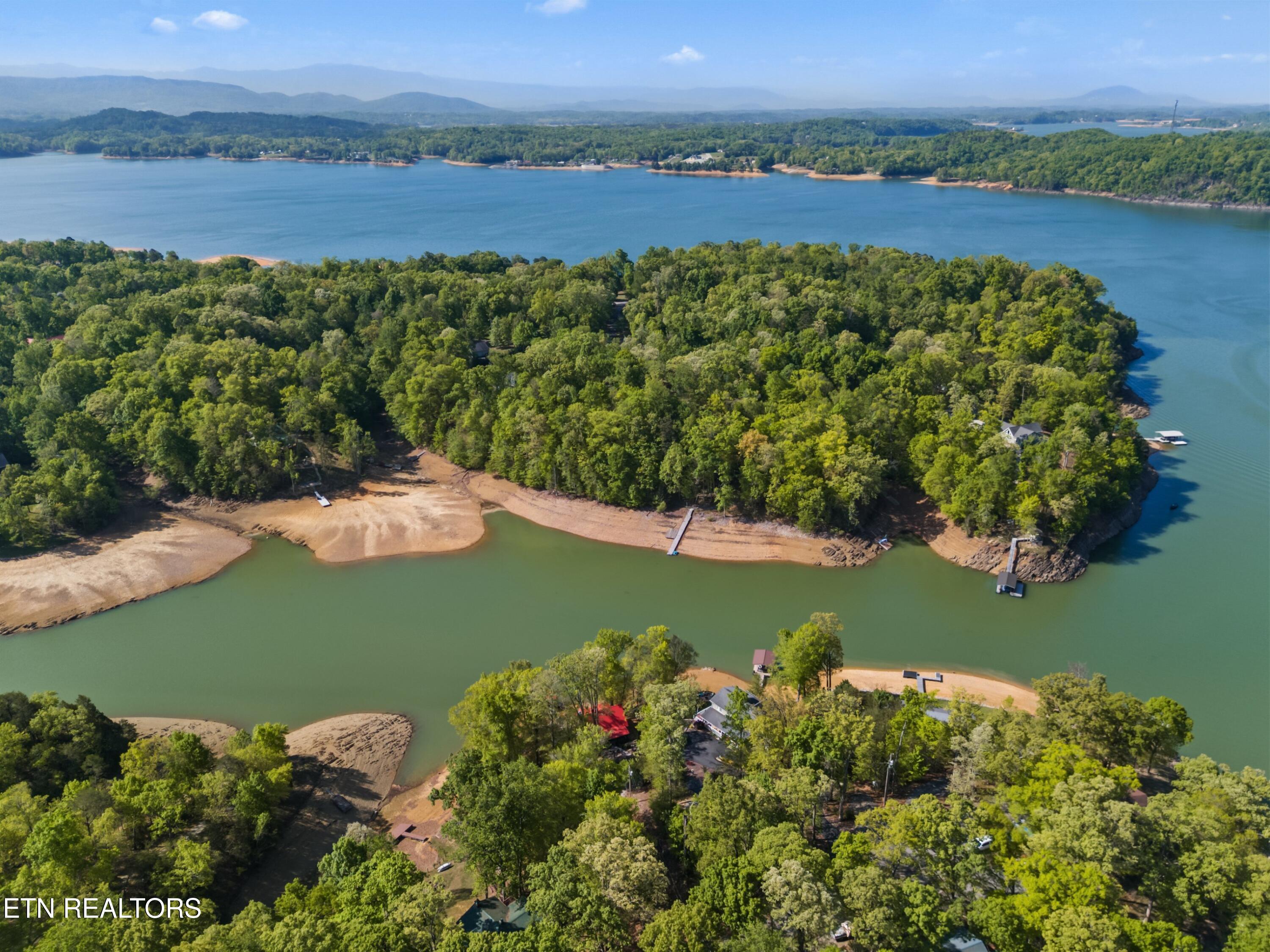 1055 Dean Circle Dandridge TN 37725