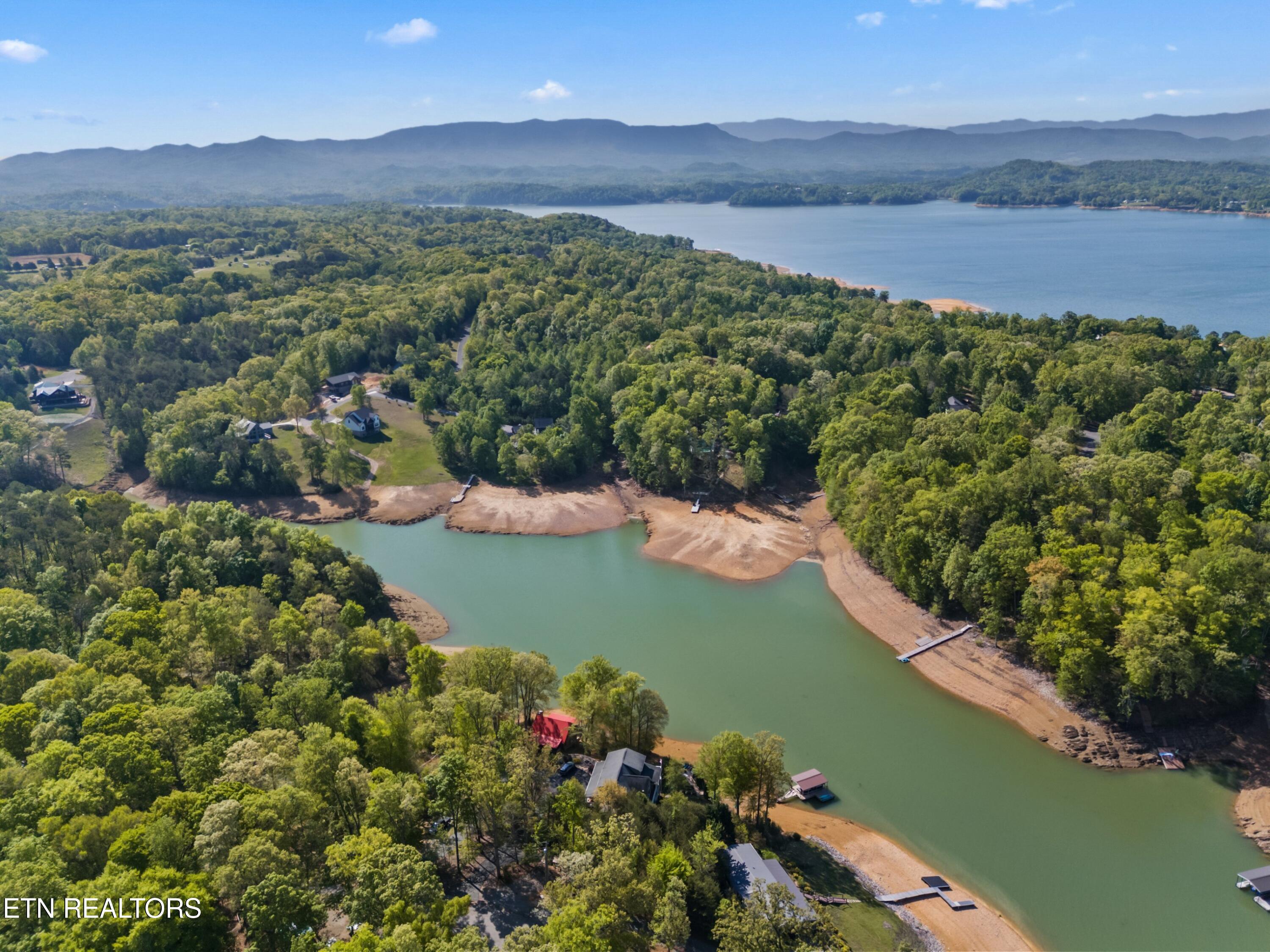 1055 Dean Circle Dandridge TN 37725
